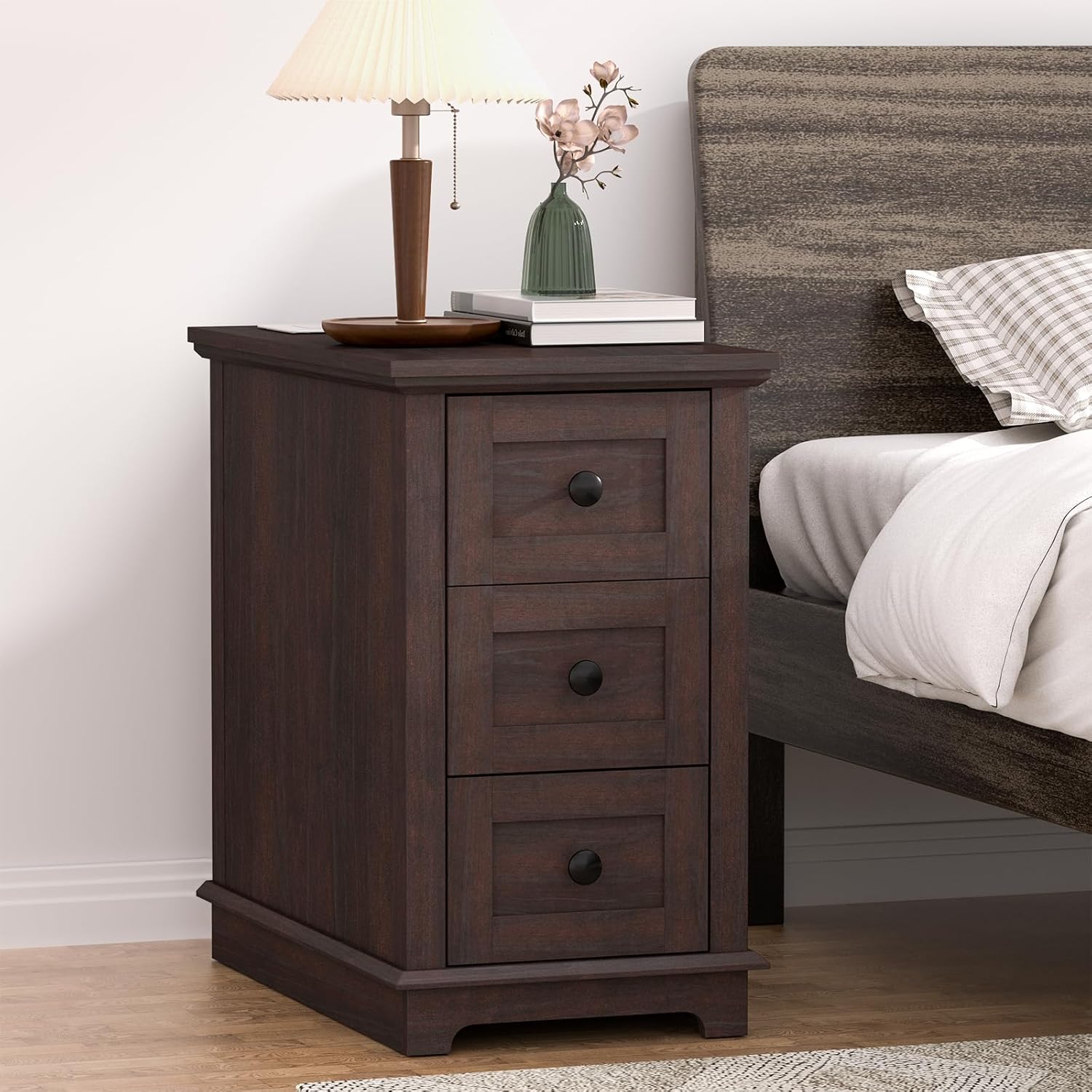 HIFYOBRO 3 Drawers End Table with Flip Top Charging Station, Narrow Side Table with Power outlets, Wooden Nightstand, End Table with Storage for Living Room and Bedroom