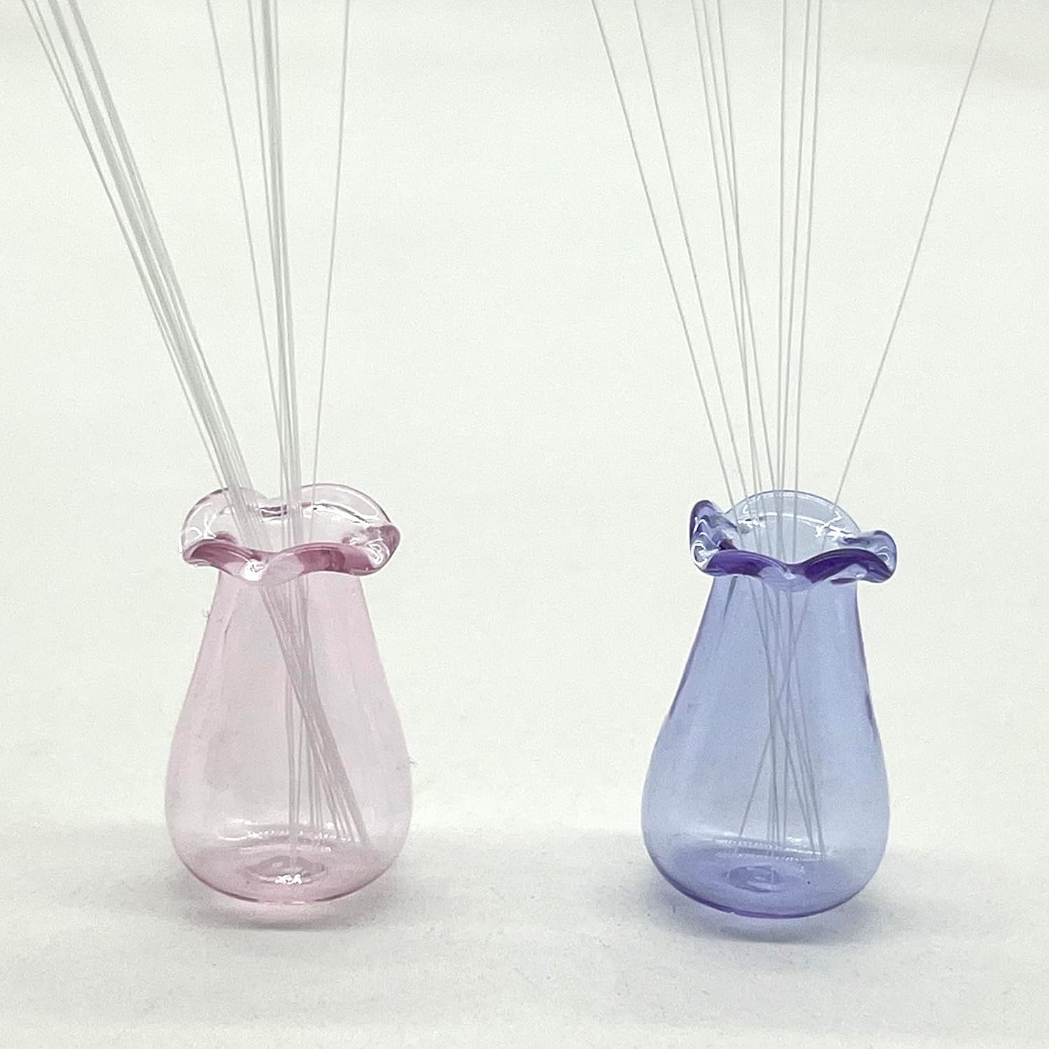 2 PCS Cat Whisker Vase, Miniature Glass Whisker Vase, Mini Vases, Dollhouse Accessories (Pink, Purple)
