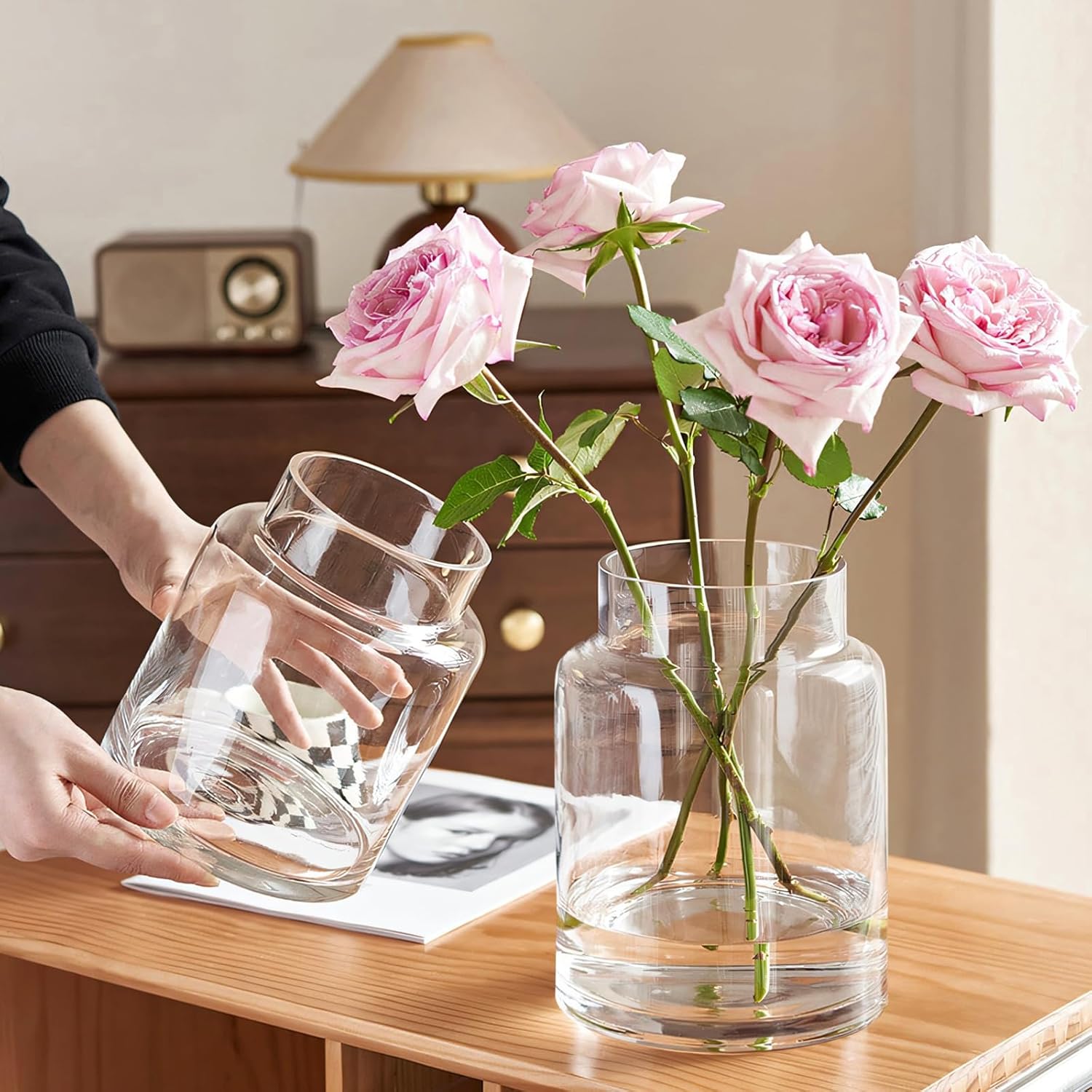KOIUEYW Clear Vases for Centerpieces, 9 Inch Large Glass Vase for Bouquet, Glasses Home Decor Modern Jarrones Decorativos for Wedding Living Room Dining Table Office
