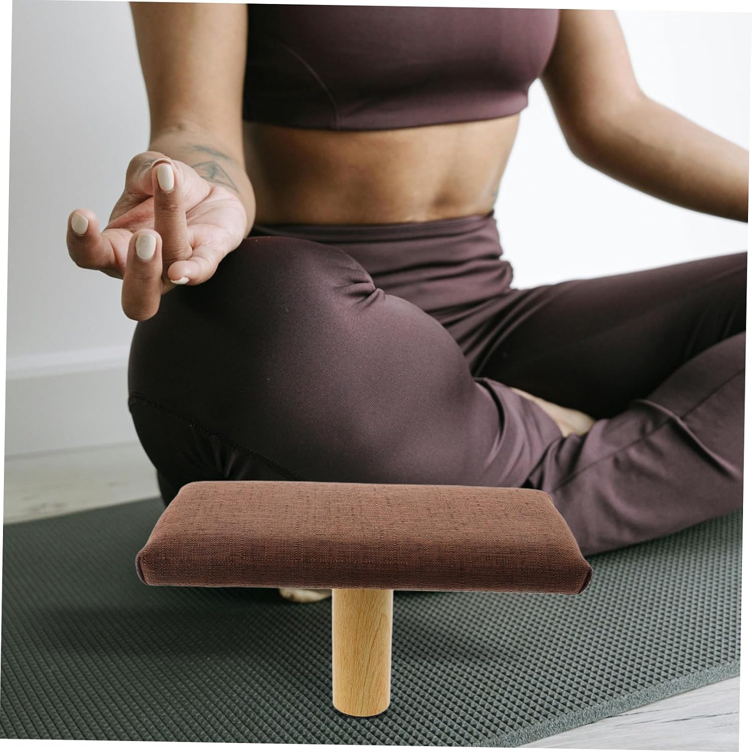 ibasenice Wooden Kneeling Bench with Comfortable Sitting Posture and Cotton Cloth Cushion, Portable Prayer Stool for Activities and Office Use, Natural Elegant Design with Sturdy Wood