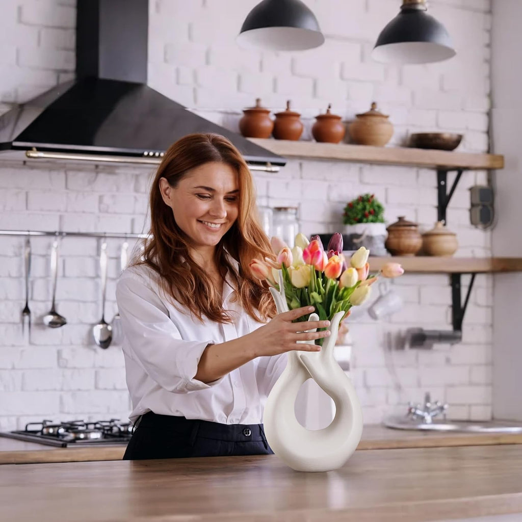 VECELO Minimalist White Ceramic Vase, Modern Hand Shaped Flower Vase for Entryway, Shelf, Mantels, Dining Table
