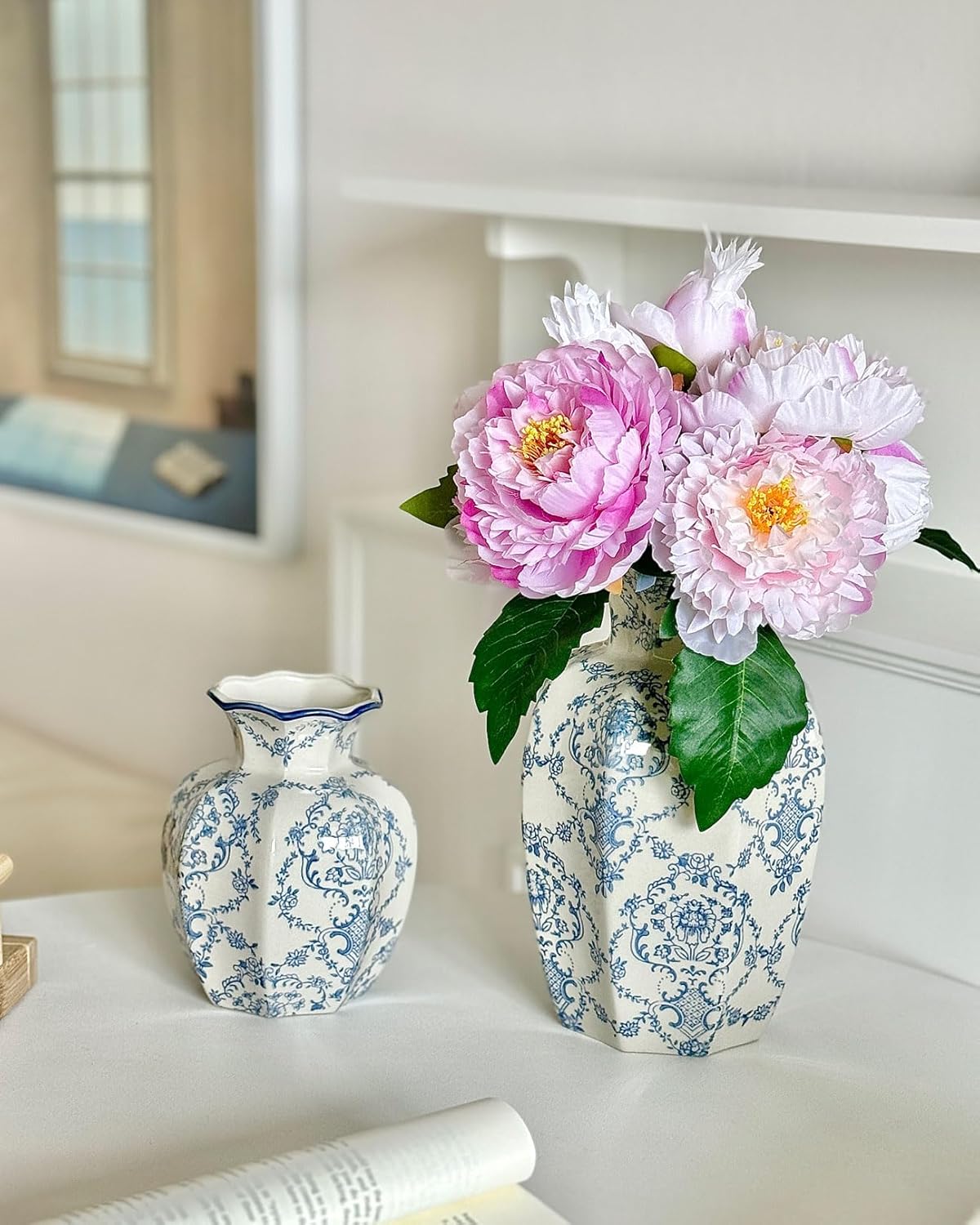Vintage Blue Ceramic Vase, Small Blue and White Porcelain Decorative Flower Vase for Centerpiece Living Room Table Shelf, Chinoiserie French Country Decor