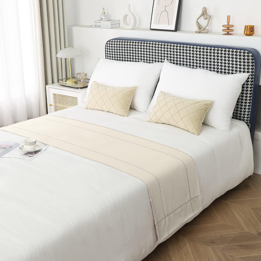 Bed Runner - 210 x 50 cm, Queen & Full Size, Beige Bed Throws Decorations for Bedroom, Hotel, Wedding Room