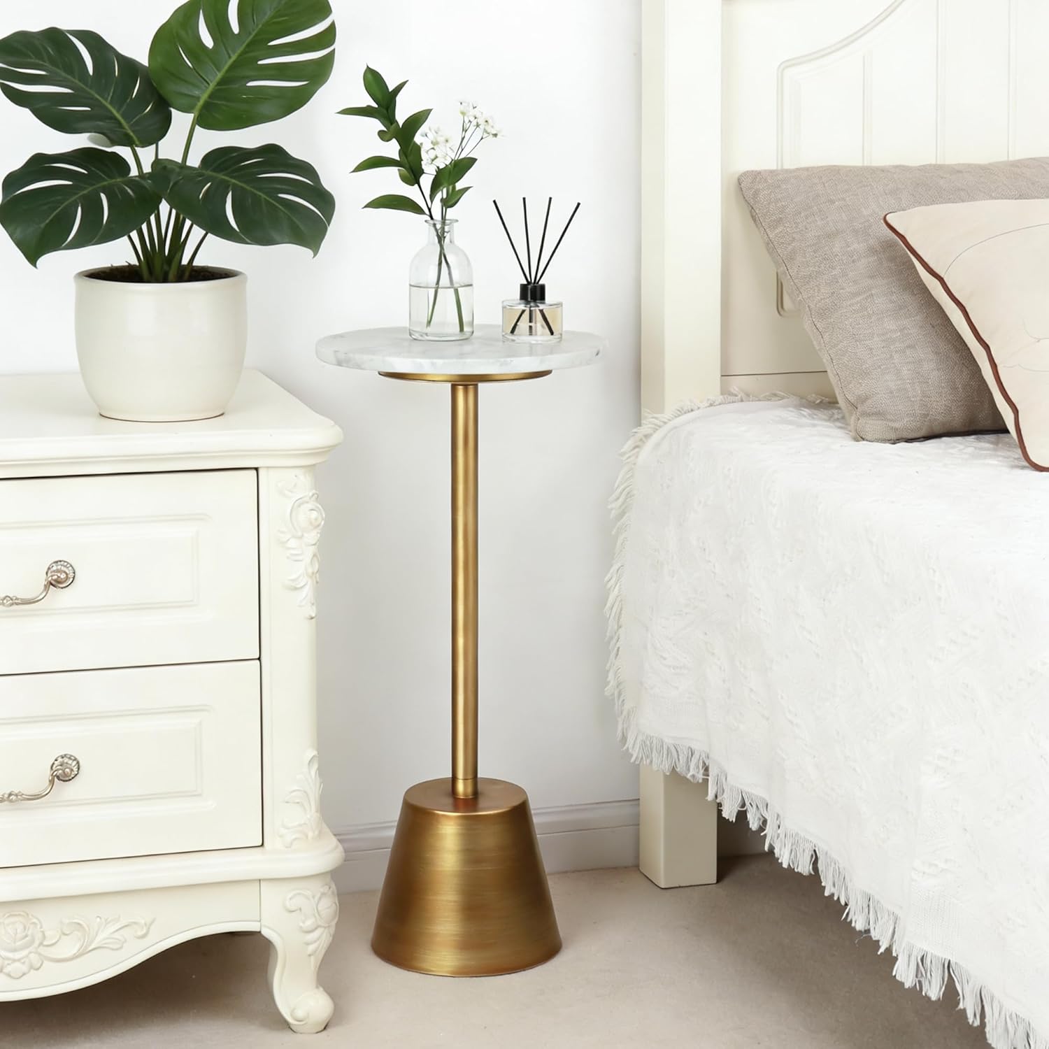 White Marble Pedestal Side Table, Round Accent End Table with Metal Base for Couch, Small Drink Tables for Small Spaces, Vintage Antique Gold Cocktail Martini Table for Living Room
