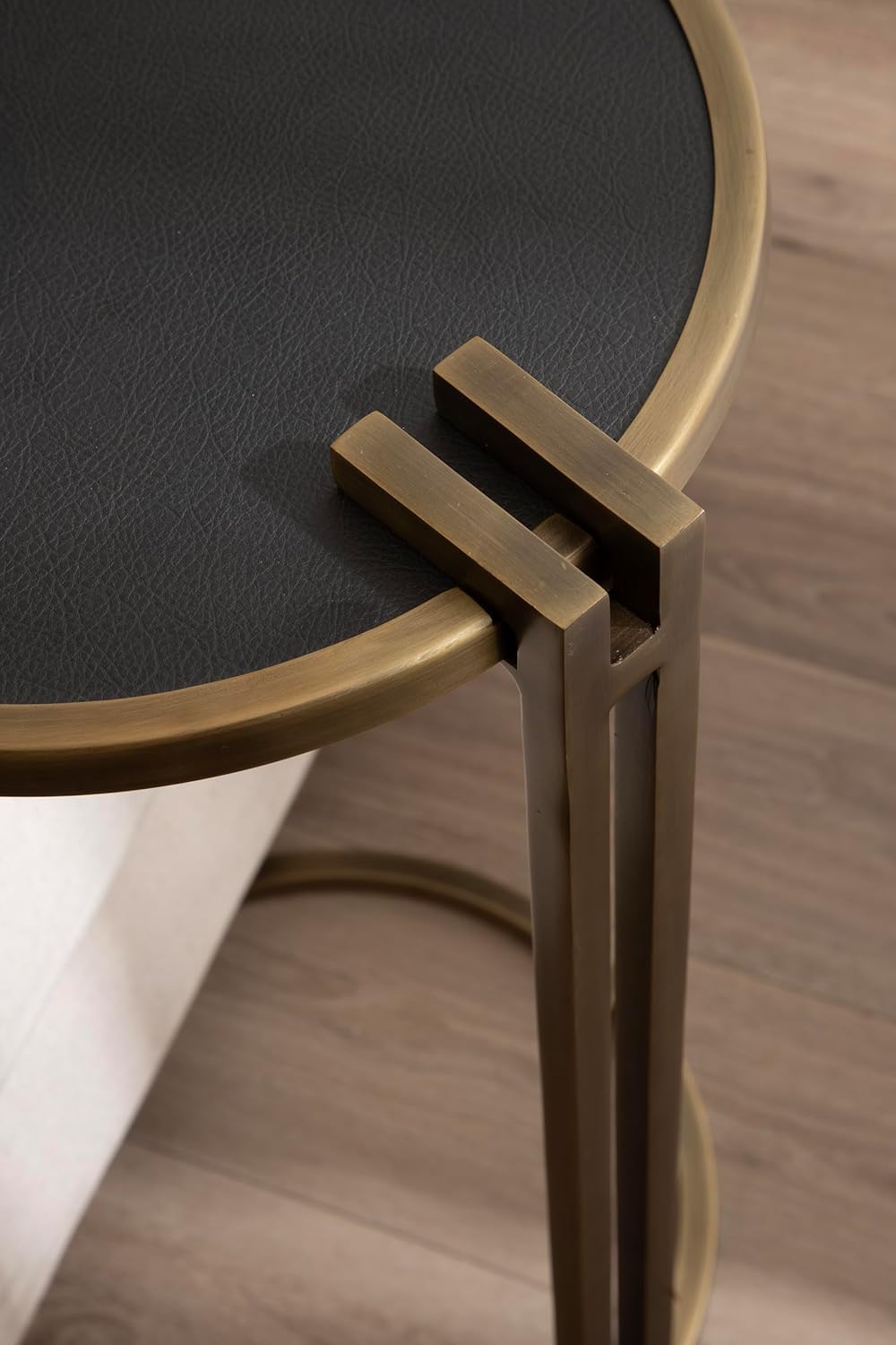 Kate and Laurel Monsanto Modern Vegan Leather Round C-Table, 15 x 14 x 28, Black and Antique Brass, Metal C-Shaped Side Table for Use as Living Room Decor Accent or Indoor Plant Stand