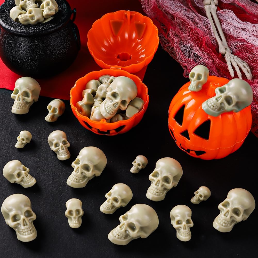 Vellibring 150 PCS Halloween Mini Skull Heads Decoration, Plastic Miniature Decorative Skulls Halloween DIY Resin Skeleton Head Figurines for Halloween Vase Filler Trick Party Table Decor