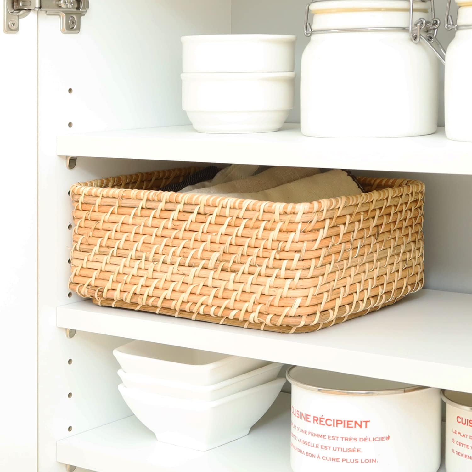 Shirai Sangyo PTS-8590D WH Under Counter Storage Rack, Door Type, Cabinet, Wooden, Combined Widths That Can Be Combined to Fit Kitchen and Dining Rooms, Simple Design, White, Width 35.4 inches (90