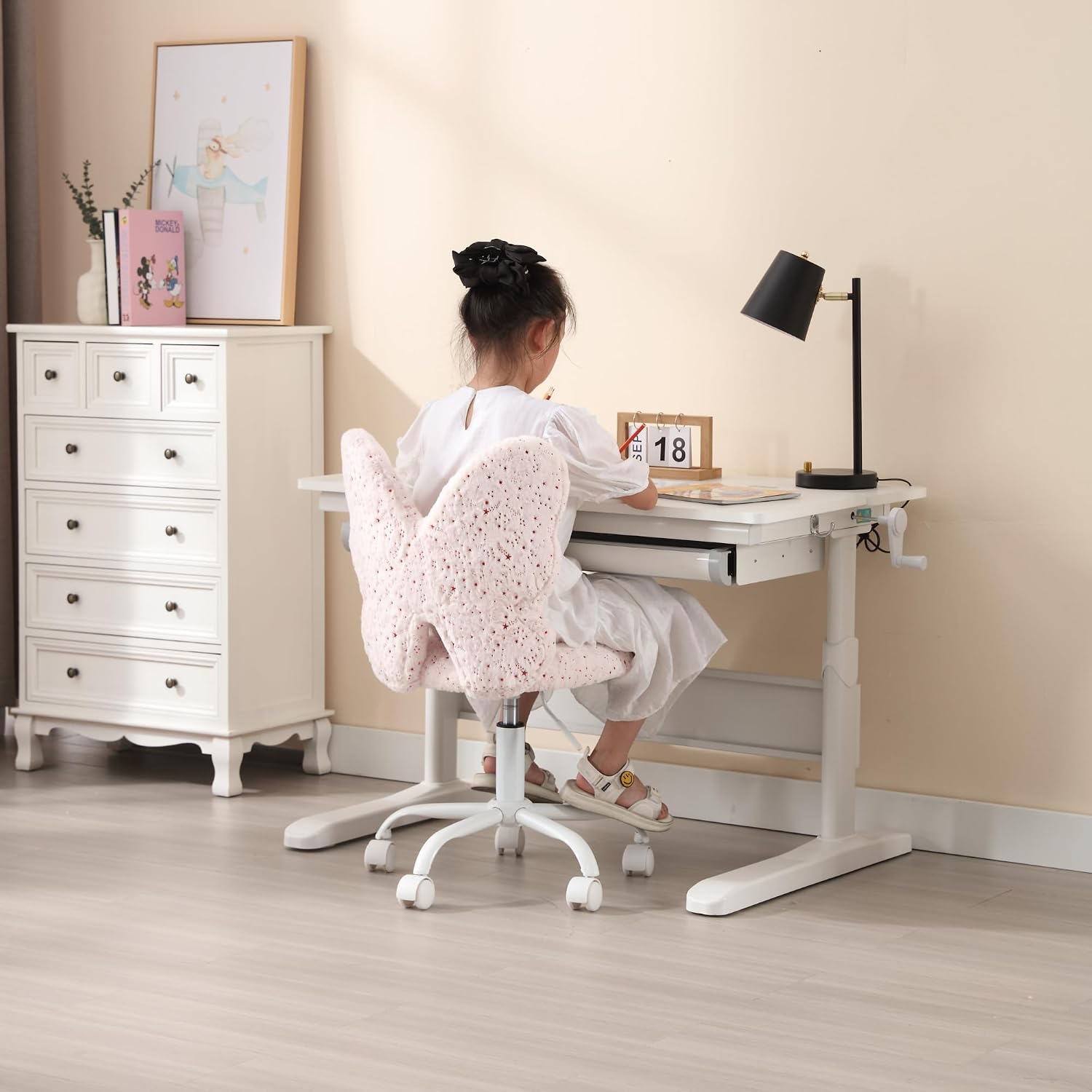 Kmax Kids Desk Chair, Faux Fur Butterfly Chair with Wheels Adjustable Fuzzy Kids Office Chair Cute Swivel Childrens Chair for Bedroom Reading Room - Pink