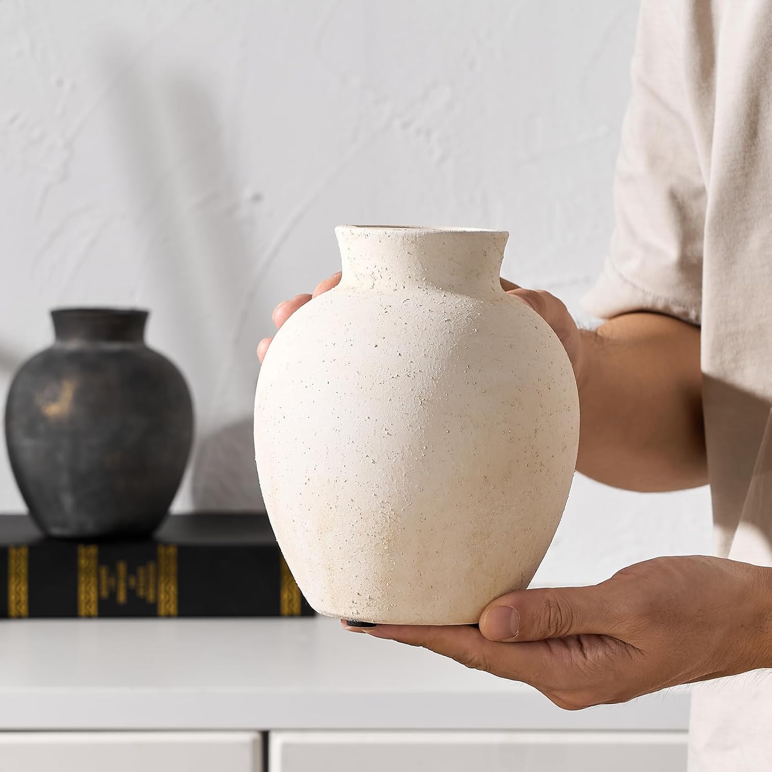 SIDUCAL Ceramic Decorative Flower Vase | 6 Inch Pottery Rustic Farmhouse Boho Vase for Home Decor, Table, Living Room, Bathroom, Shelf, Mantel Decoration, Wedding, White