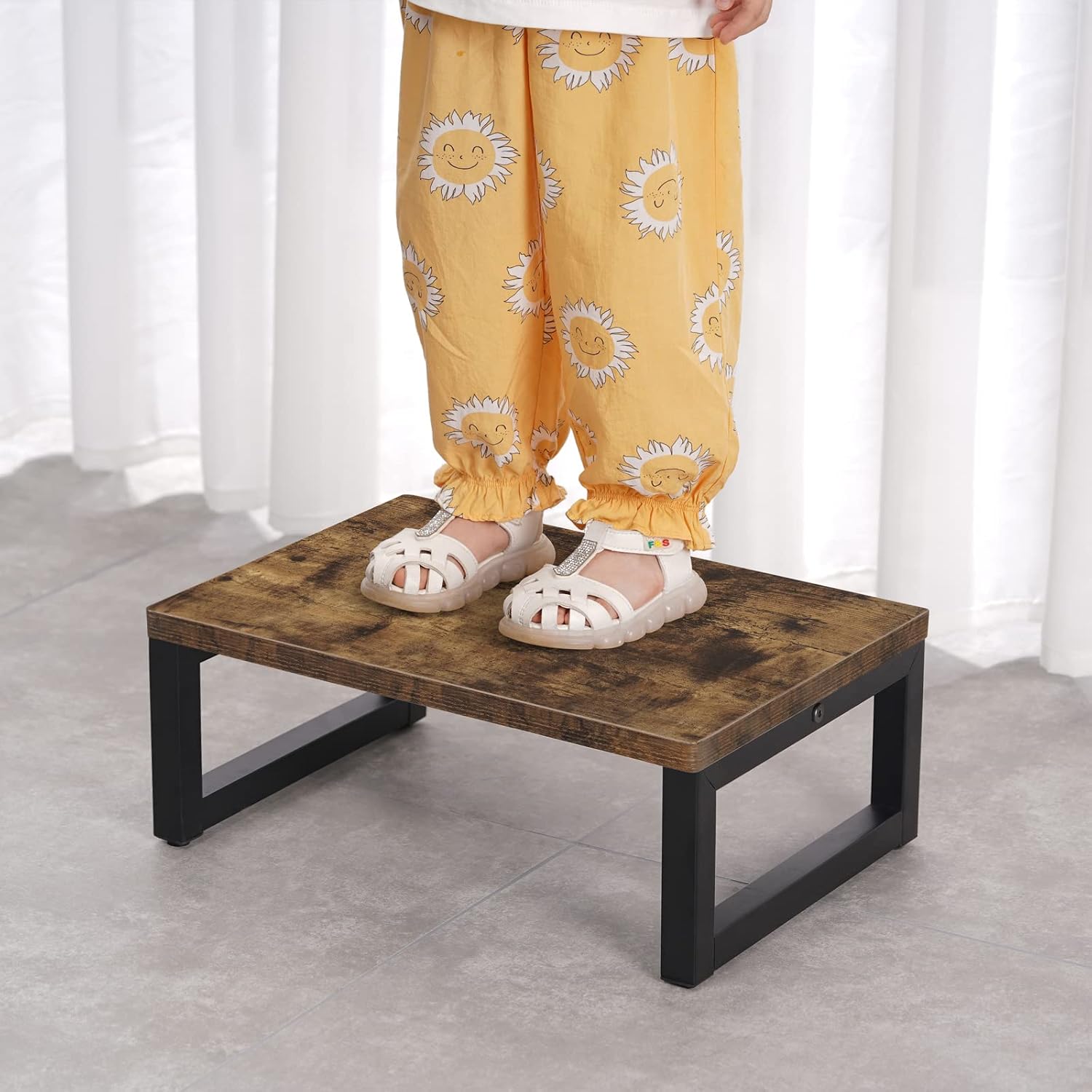 Snughome Wooden Step Stools for Kids, Solid Wooden Bedside Step Stool Adults Hold Up to 350 lb, One Step Foot Stool for Kitchen, Bedroom, Living Room, Bathroom - Self-Assembly(Rustic Brown)