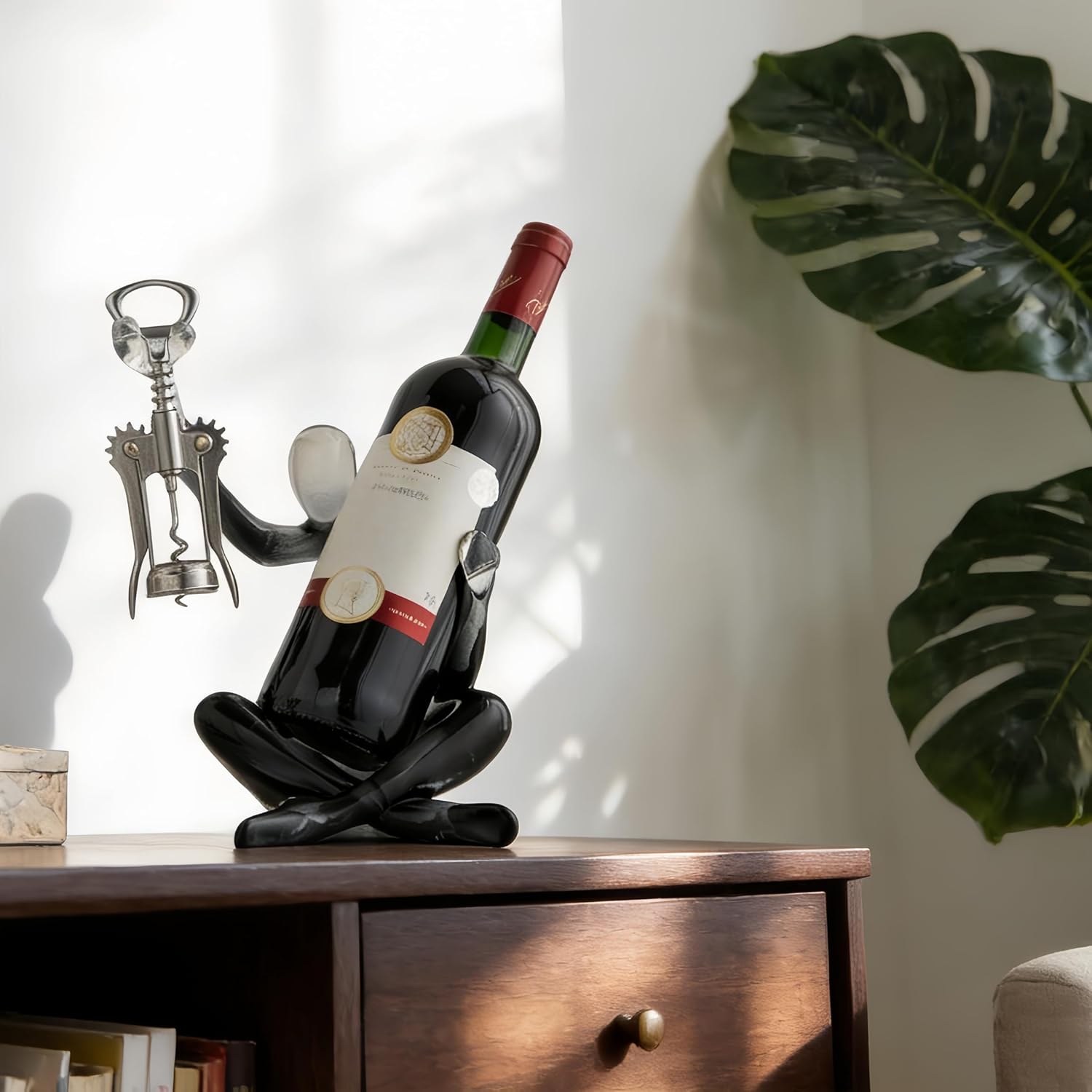 XINXUAN Abstract Wine Bottle Holder Home Decor, Resin Hollow-Out Design Decorative Wine Rack (Gradient Black)
