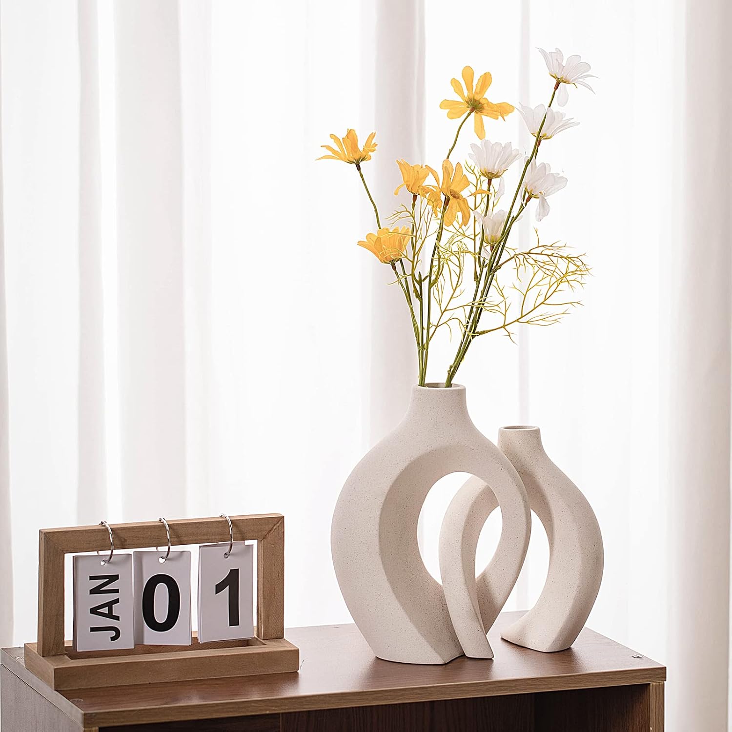 Liotww Ceramic Vases for Home Decor Set of 2, Off White Boho Small Flower Vase, Minimalist Decorative Modern Donut Vase for Living Dining Room Office Entryway Book Shelf Coffee Console Table Décor