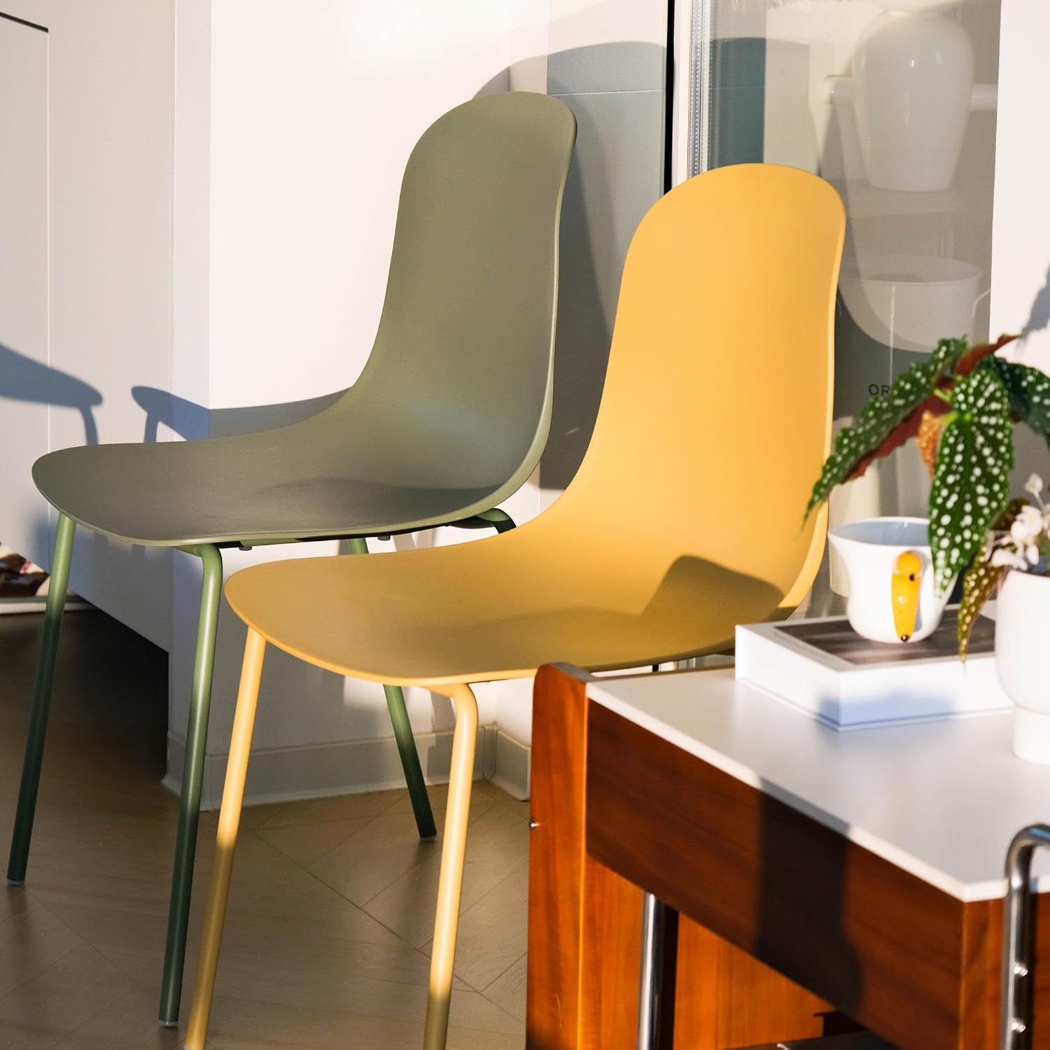 Dining Chairs Set of 4, Plastic Stackable Kitchen Chairs, Modern Indoor/Outdoor Chair with Metal Legs for Dining Room, Kitechen, Cafes, Restaurants (Mustard Yellow)
