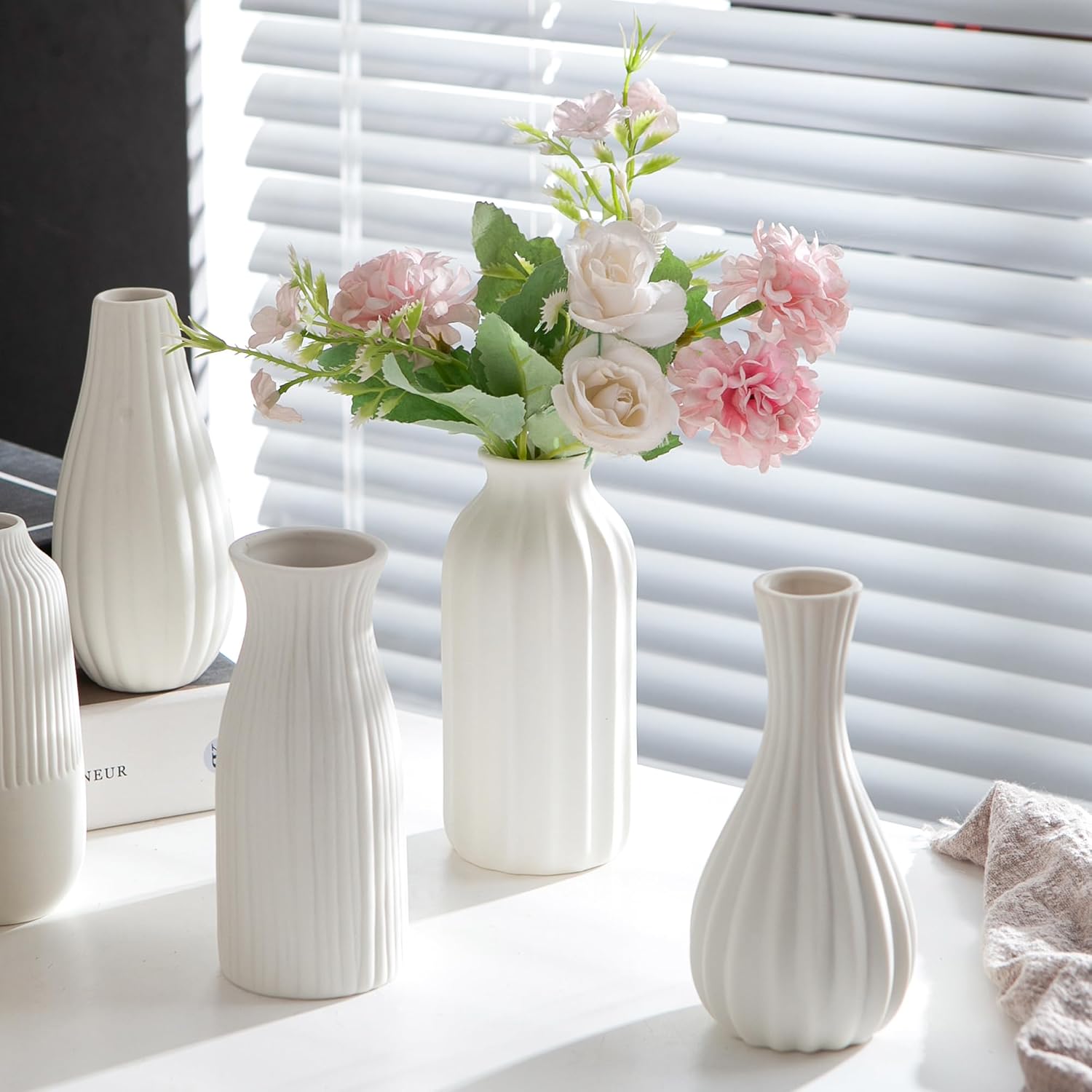 Kimdio White Ceramic Bud Vase for Table Decor, 12pcs Small Pottery Vases for Flowers Mini Ceramic Vases for Pampas Grass Vase Bulk for Wedding Dining Room Christmas Home