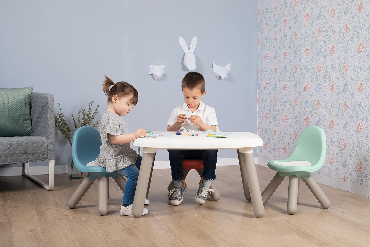 Smoby - Kid Table - Furniture for Children - from 18 Months - Indoor and Outdoor - White - 880405