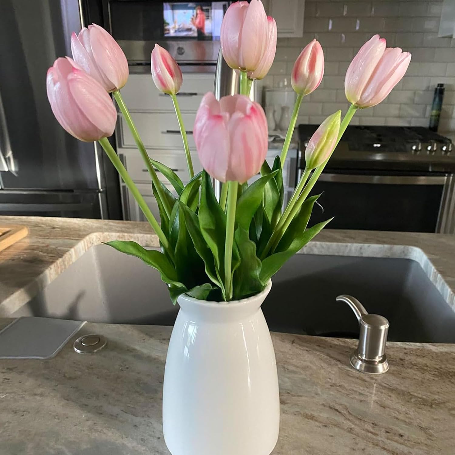 hjn White Flower Vase- Ceramic Vase for Decor, White vase for Flowers, Modern Vases for Living Room/Home Decor Accents/Entryway/Mantel/Bookshel