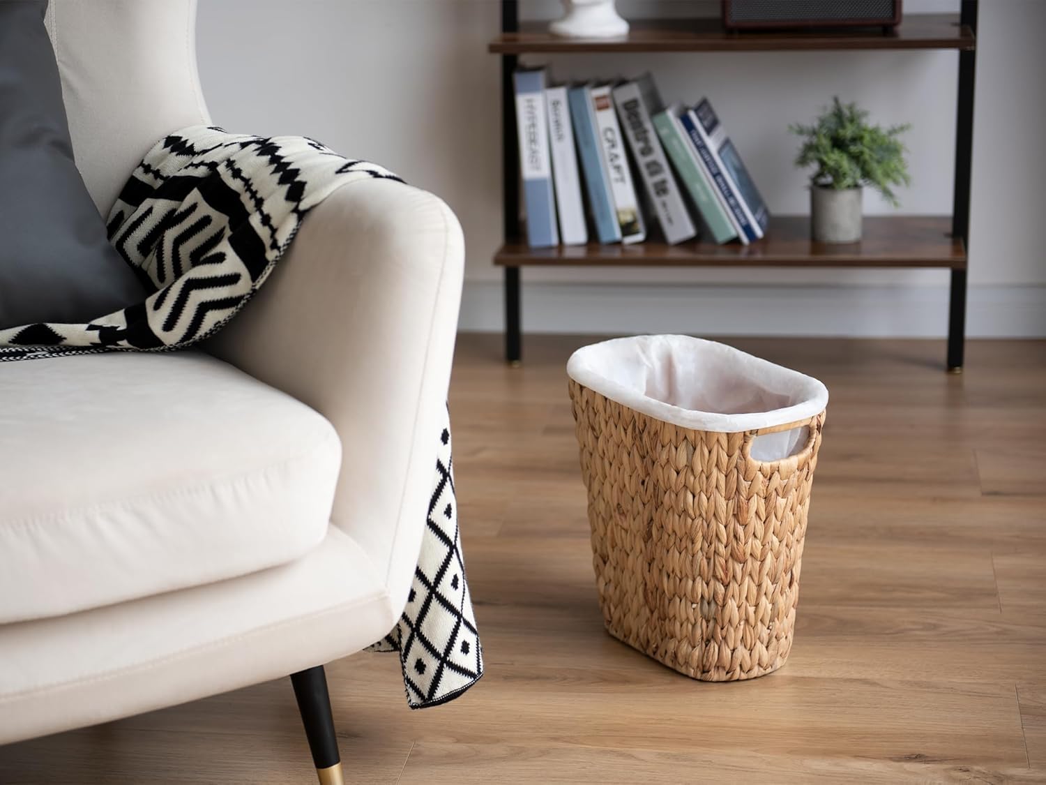 StorageWorks Wicker Waste Basket, Handwoven Water Hyacinth Trash Can with Built-in Handles, Wicker Garbage Can for Bedroom, Bathroom, 1 Pack