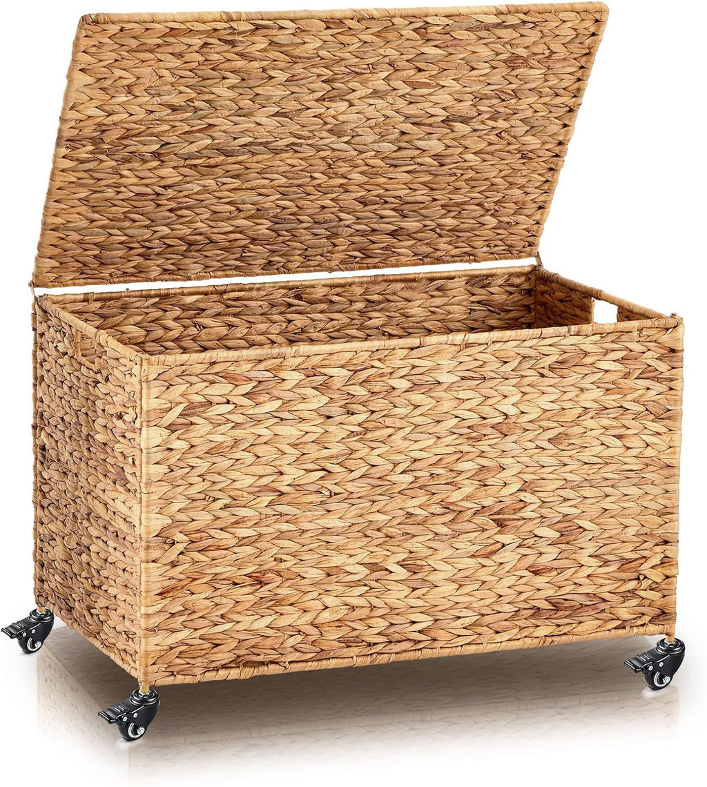 Wonderjune 30 x 17.7 x 17.7'' Rolling Storage Trunk with Wheels Woven Wicker Storage Basket with Lid Heavy Duty Blanket Toy Chest for Bedroom Closet Clothes Laundry Room Organization(Water Hyacinth)
