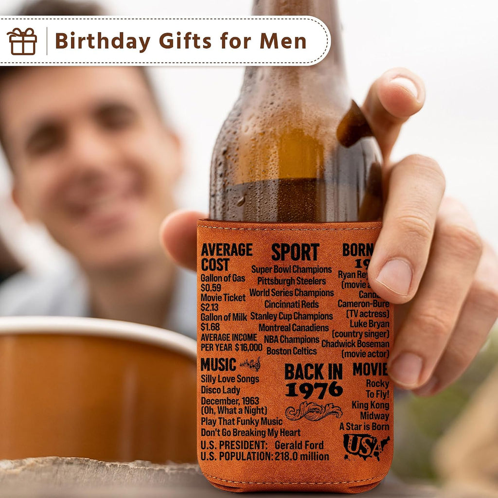 LEJIAJINW 50th Birthday Gift 50 Year Old Birthday Gifts for Men Women, Cheers to 50 Years Vintage 1976 Leather Can Sleeve, Funny 50th Birth Party Decoration Gift for Dad, Mom, Husband, Wife, Grandpa