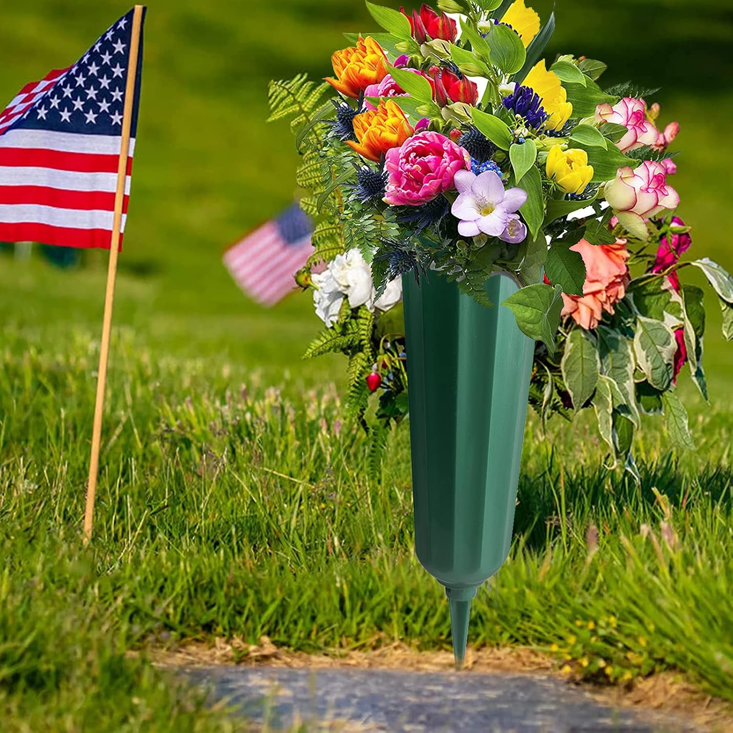 12 Pack Memorial Flower Vase Plastic Cemetery Vases with Spikes Cemetery Decorations for Grave Decorations for Cemetery Vases for Flowers Plastic Flowers for Grave Vase