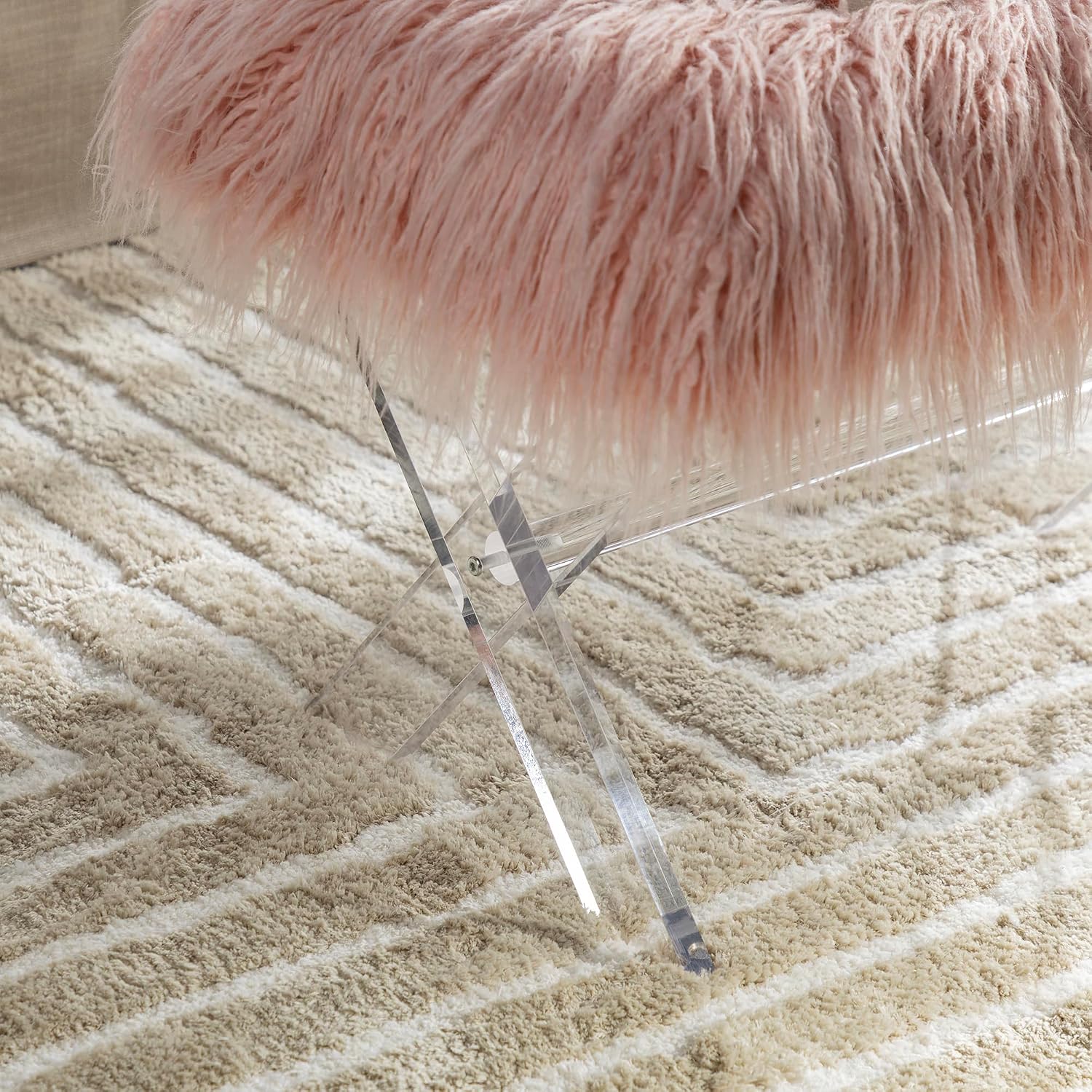 Glitzhome Ottoman Bench, Pink Faux Fur Ottoman Foot Rest, Modern Vanity Stool Chair with Acrylic Legs for Living Room Bedroom Entryway Makeup Bench End of Bed, 25.5" L