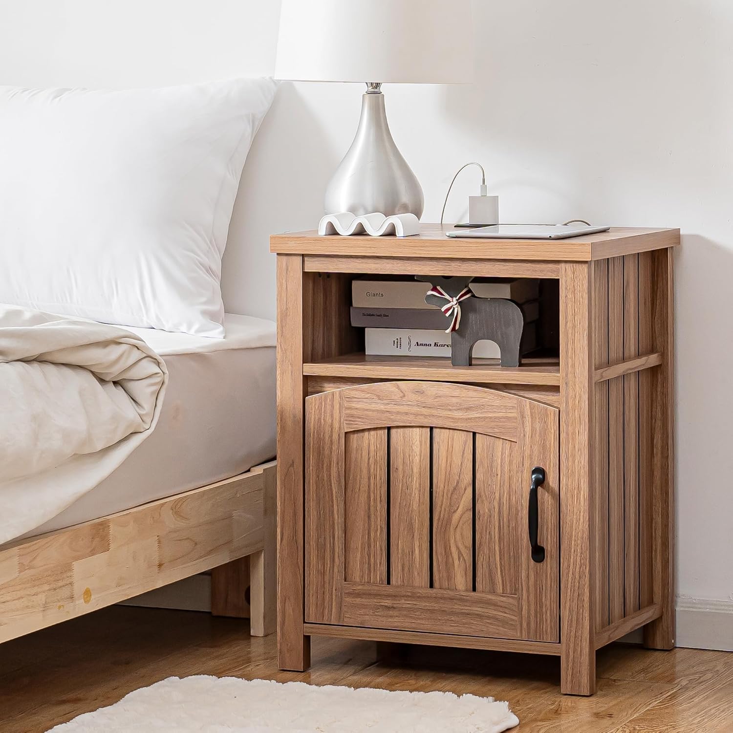 Farmhouse Nightstand with Charging Station, 18" End Table with Adjustable Storage Shelf, Rustic Wood Sofa Side Table with Door for Living Room, Bedroom, Oak