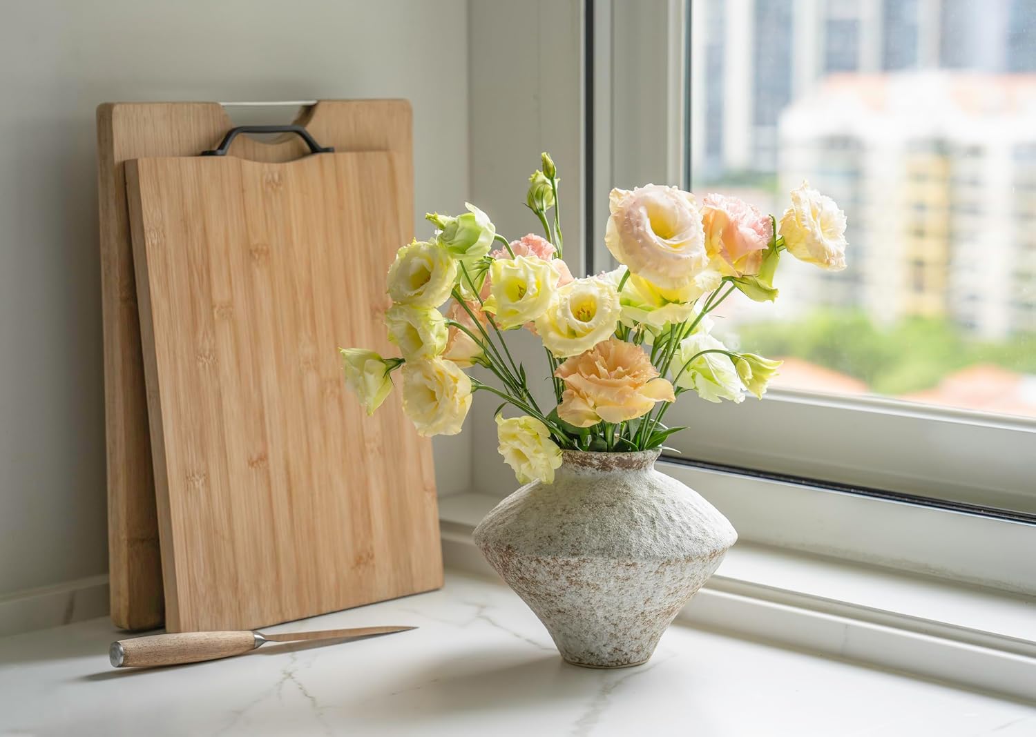 Rustic Farmhouse Textured Ceramic Vase, Handcrafted Distressed White Pottery Flower Vase for Centerpiece, Decorative Vases for Living Room, Kitchen, Bedroom, Office Decor, Gift & Weddings