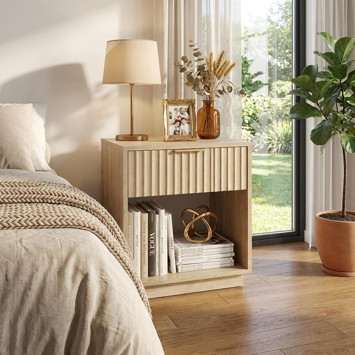 holzart Set of 2 Fluted Wood Nightstands with Hidden Compartment, Modern Oak End Tables with Wavy Drawer and Open Shelf, Boho Bedside Tables for Bedroom, Light Wood