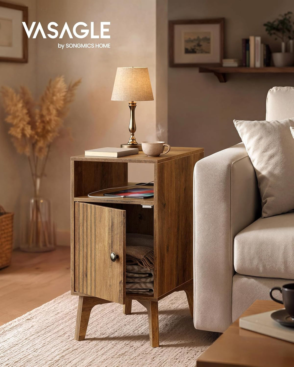 VASAGLE MAEZO Collection - End Table with Charging Station, Narrow Side Table, Nightstand with Tapered Legs, Curved Transitions, for Small Spaces, Living Room, Bedroom, Honey Brown ULET329K101S