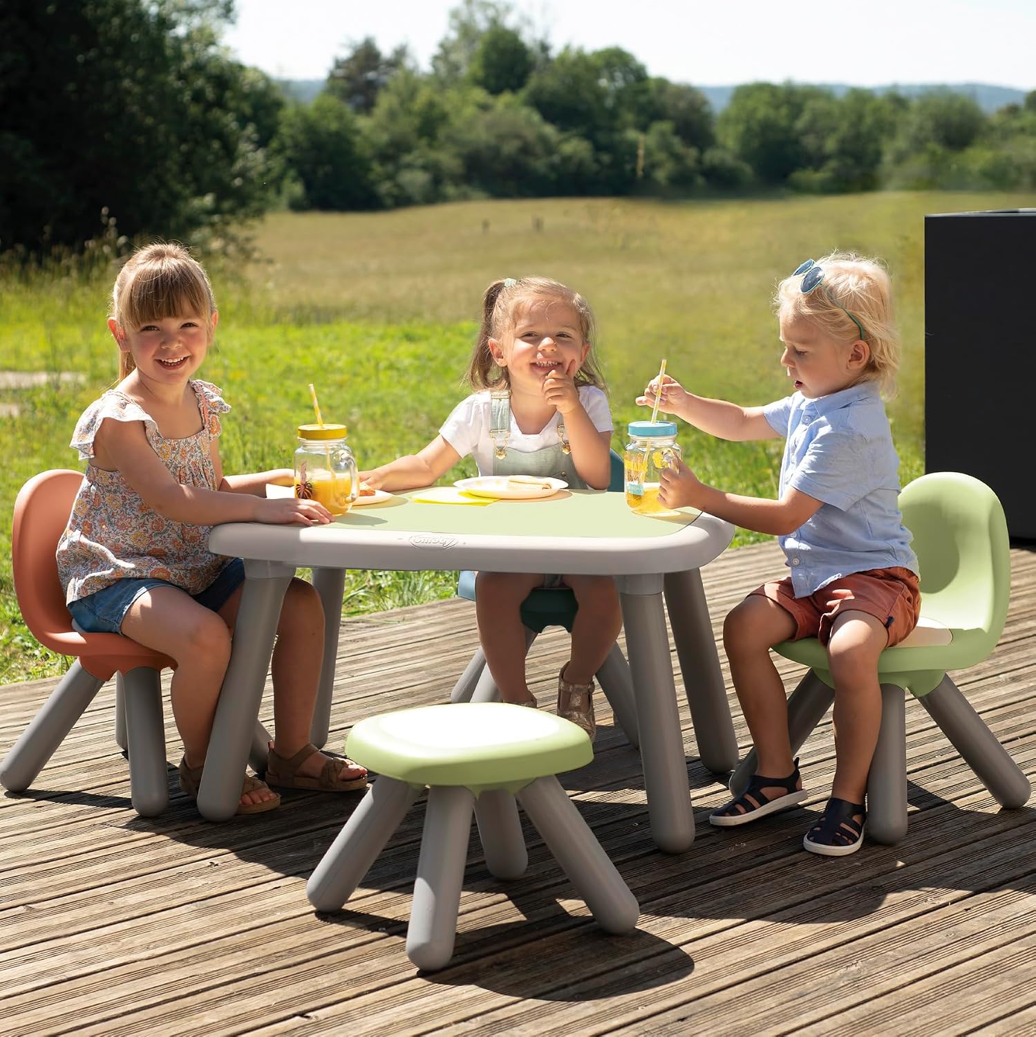 Smoby Life - Children's chair in green - Indoor and outdoor use - Anti-UV coating - Recycled material - From 18 months - Made in France