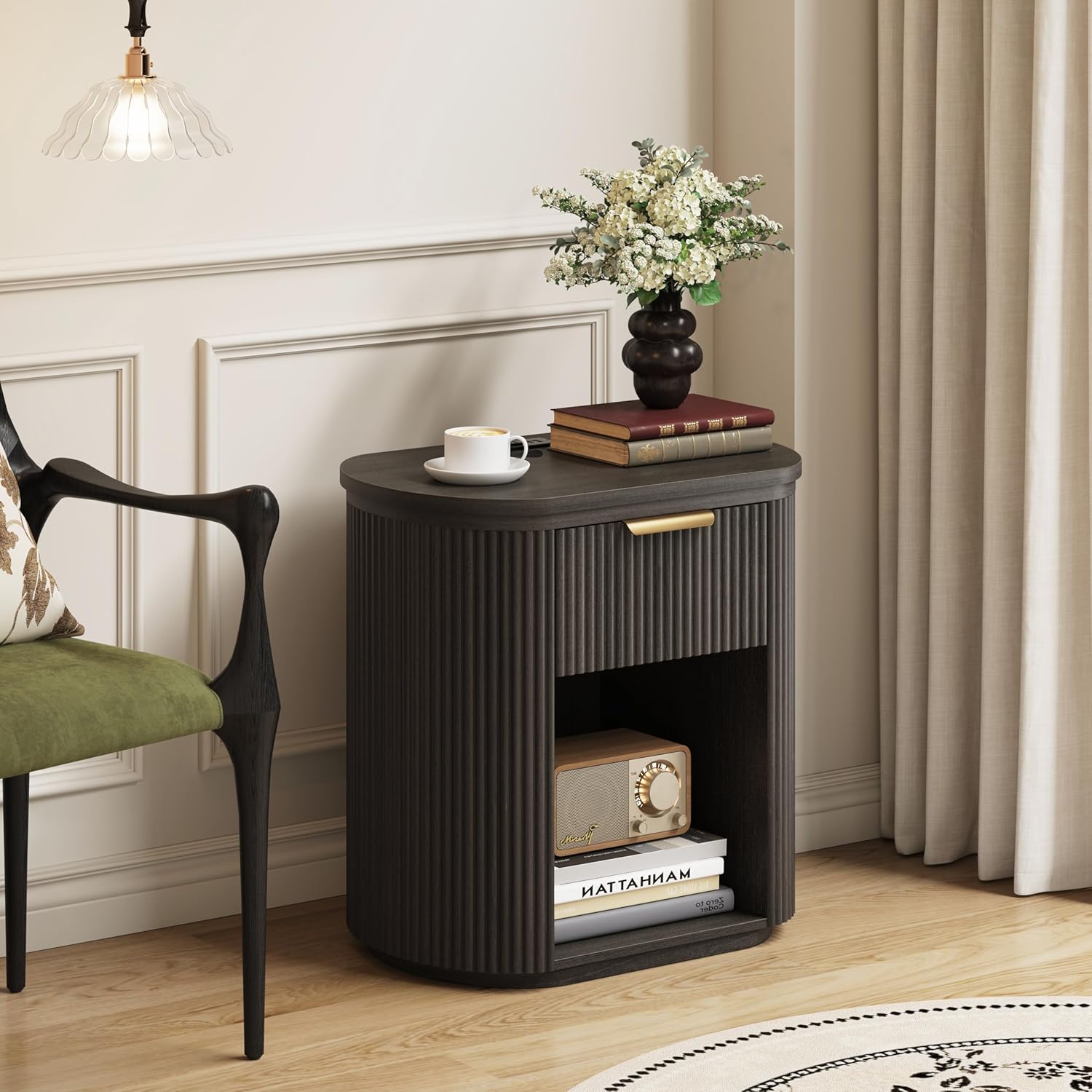 MECHYIN Fluted Nightstand with Charging Station Large 23.6" Round Bedside Table,Black