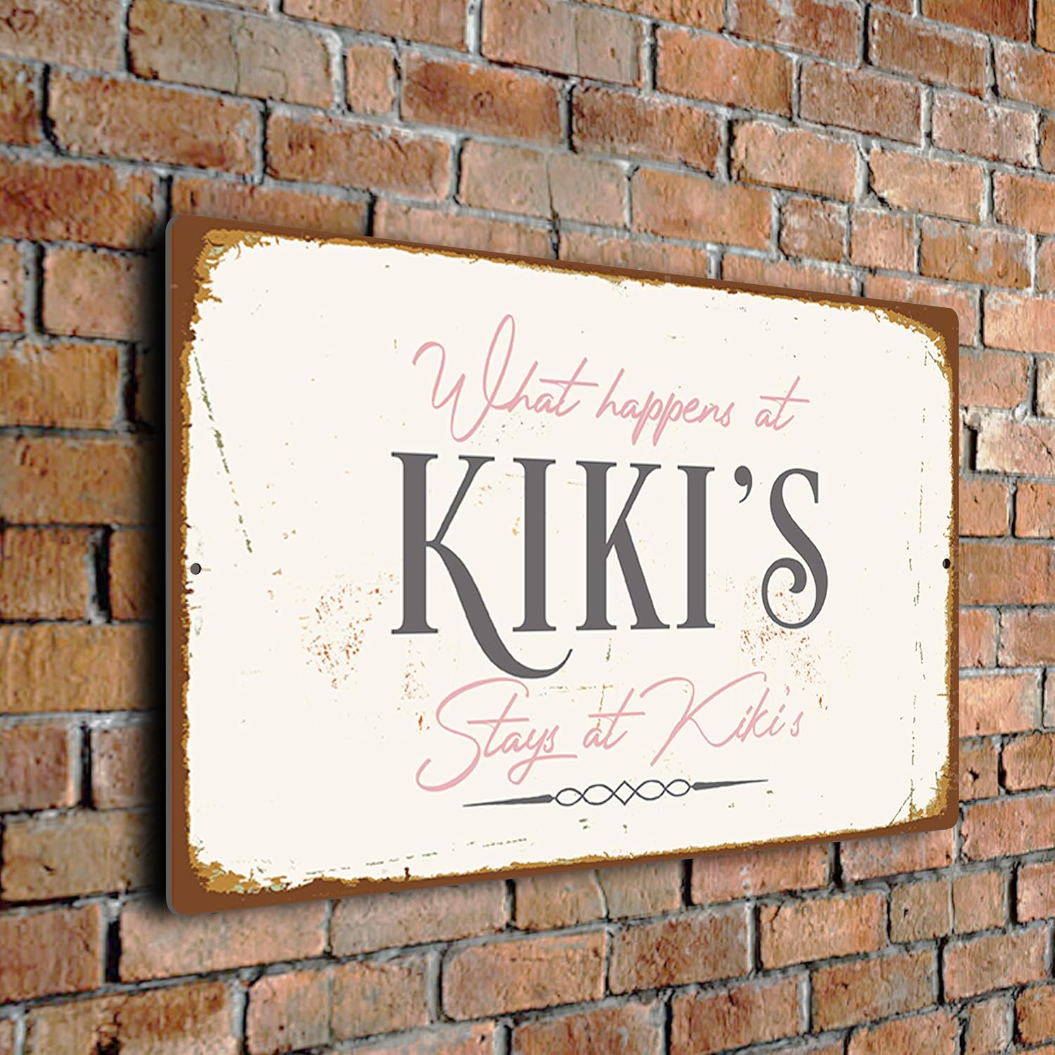 Kiki’s House Rules Sign – “What Happens Here Stays Here” – Vintage Wall Plaque – Durable Aluminium Composite – UV-Protected Fade-Resistant Print – Gift for Kiki