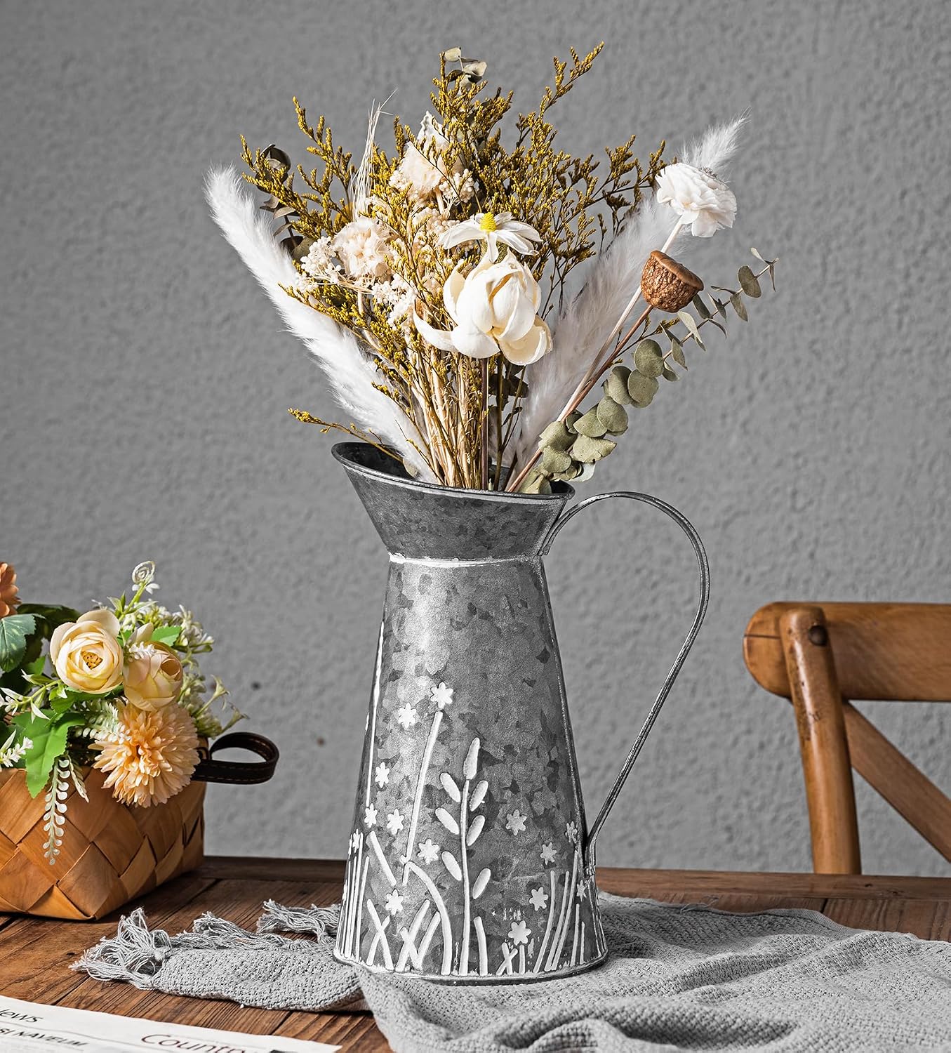 Vintage Galvanized Metal Pitcher Vase, Farmhouse Rustic Flower Vase with Handle, Decorative Floral Milk Jug Vase for Home Décor, 10.8’’H