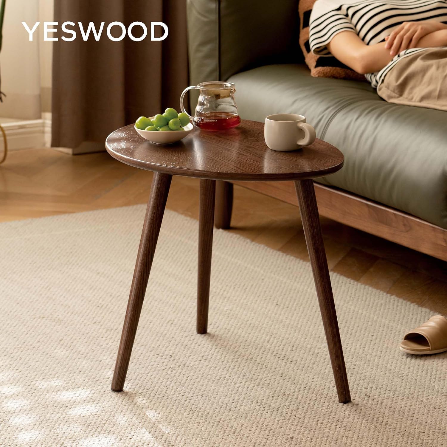 Small Oval Coffee Table, Solid Oak Pebble Table for Small Spaces | Solid oak pebble-shaped table with rounded edges creates a stylish small coffee table for apartments, sofas and cozy spaces.