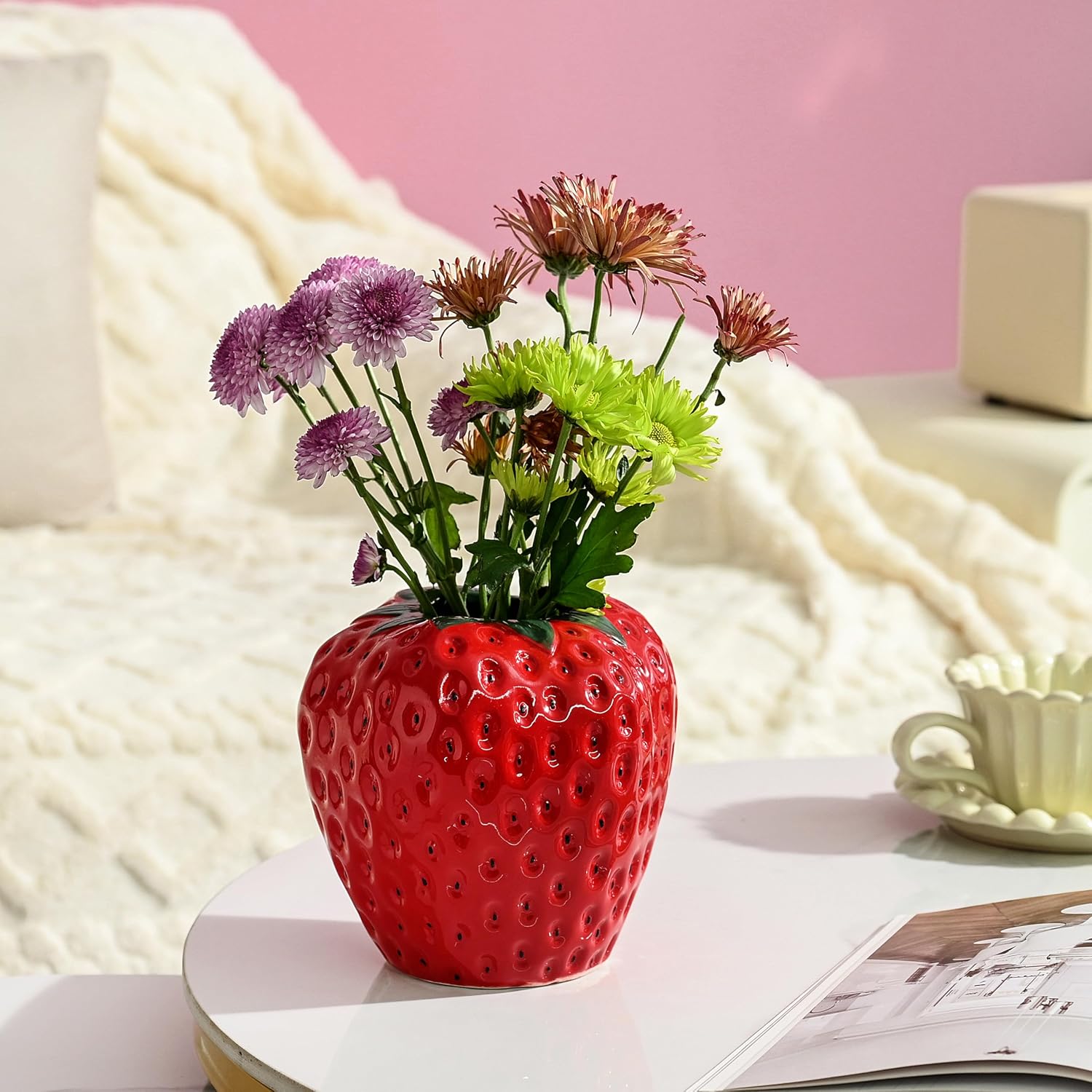 AOMOONOA Red Strawberry Vase for Flowers, Decorative Ceramic Fruit Vase, Strawberry Shaped Planter Pot with Green Leaves and Black Seeds for Table Centerpiece, Home Spring Kitchen Decor