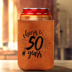 LEJIAJINW 50th Birthday Gift 50 Year Old Birthday Gifts for Men Women, Cheers to 50 Years Vintage 1976 Leather Can Sleeve, Funny 50th Birth Party Decoration Gift for Dad, Mom, Husband, Wife, Grandpa