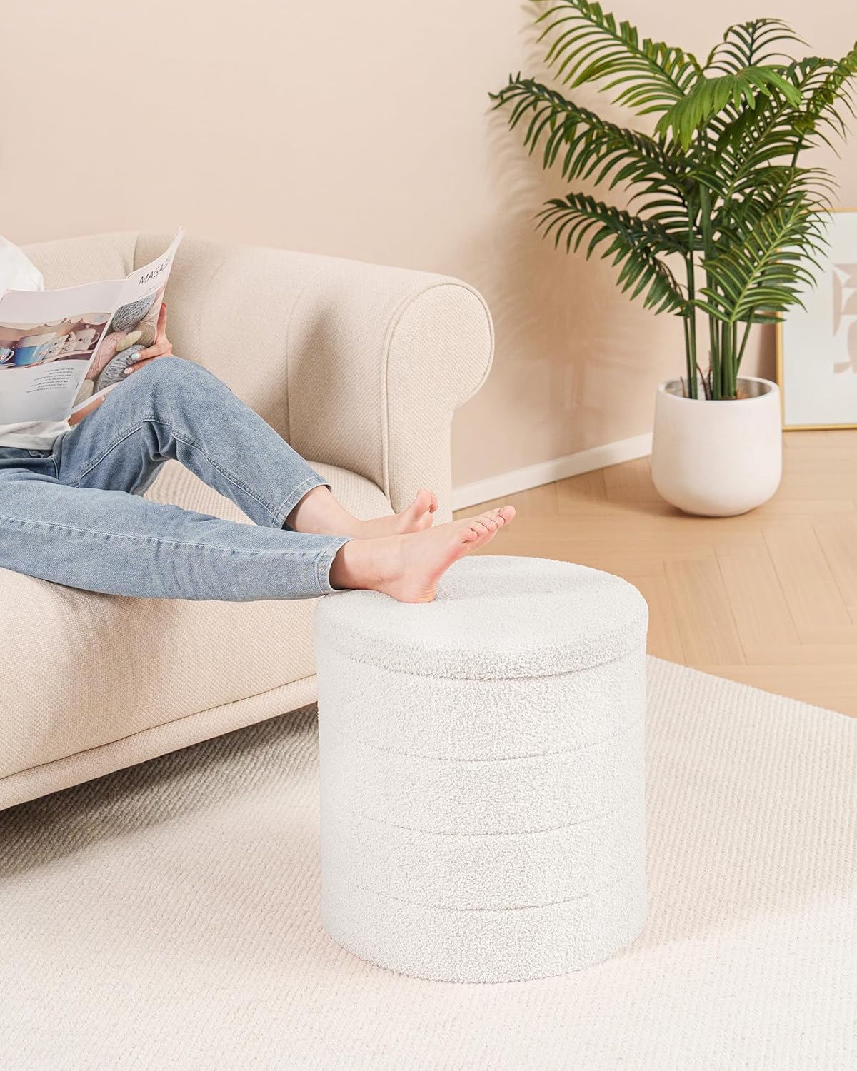 B FSOBEIIALEO Ottoman with Stroage, Round Sherpa Storage Ottoman Stool, Boucle Foot Rest 16.9"x16.9"x17.7"（White