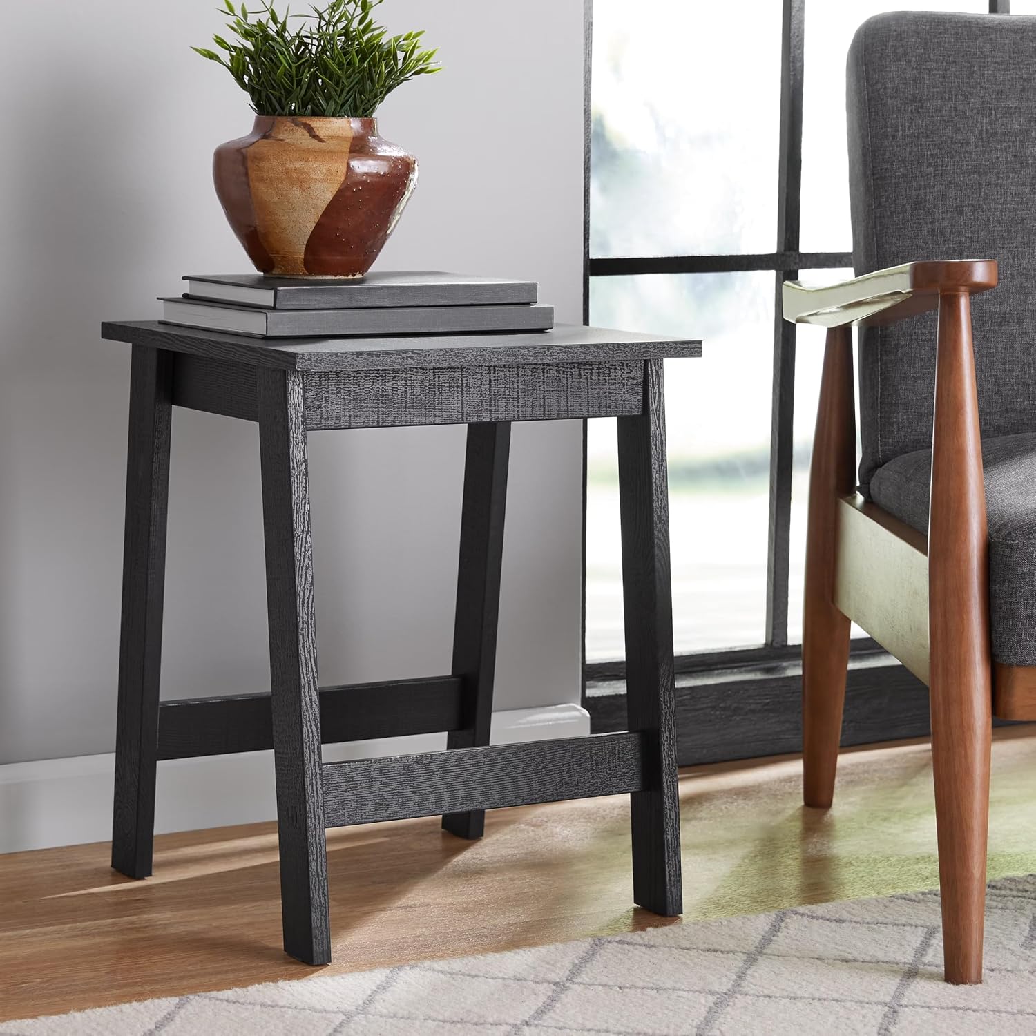 Side Table in Black, Wood End Table for Living Room, Bedroom, Hallway, Modern Style with Spacious Top Surface
