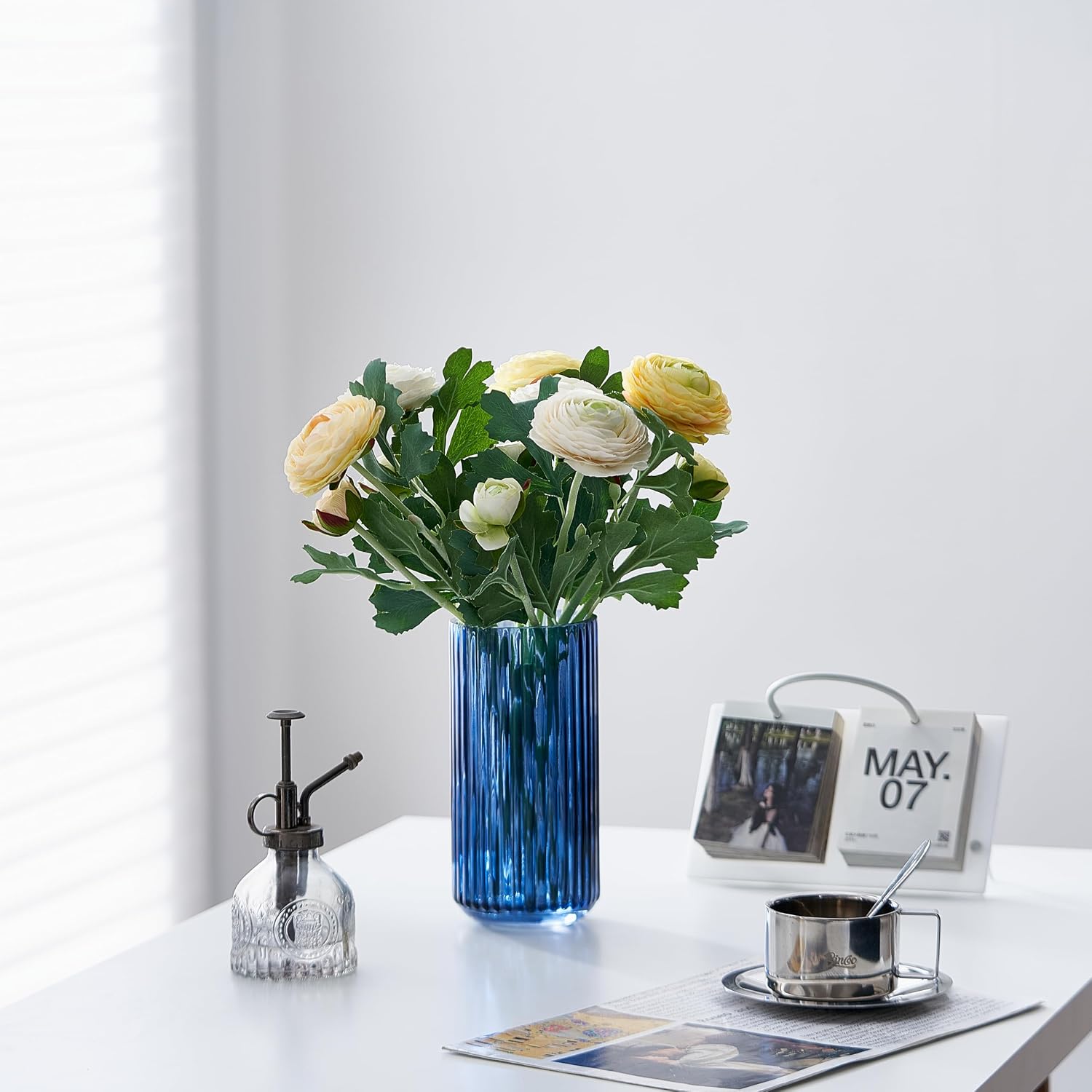 TIMEFOTO 7.5 inch Blue Glass Flower Vase for Pampas Grass, Medium Decorative Centerpiece Ribbed Vase for Dining Table, Office Desktop, Shelf Bookshelf, Mantel, Entryway, Bathroom, Countertop,Gift