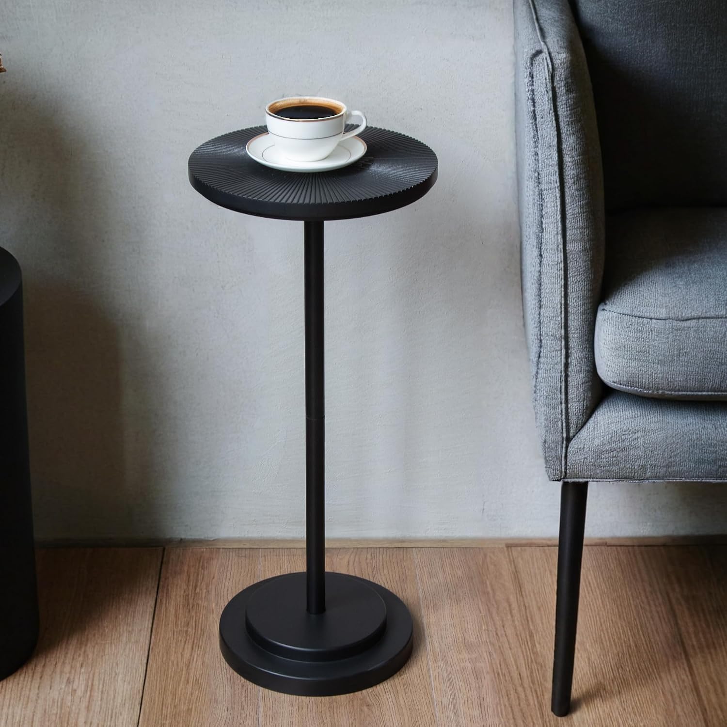 COVLON Drink Table, Carved Table Top Martini Table, Small Side Table, Weighted Base Pedestal Table for Living Room, Bedroom, Small Space, Modern, Black