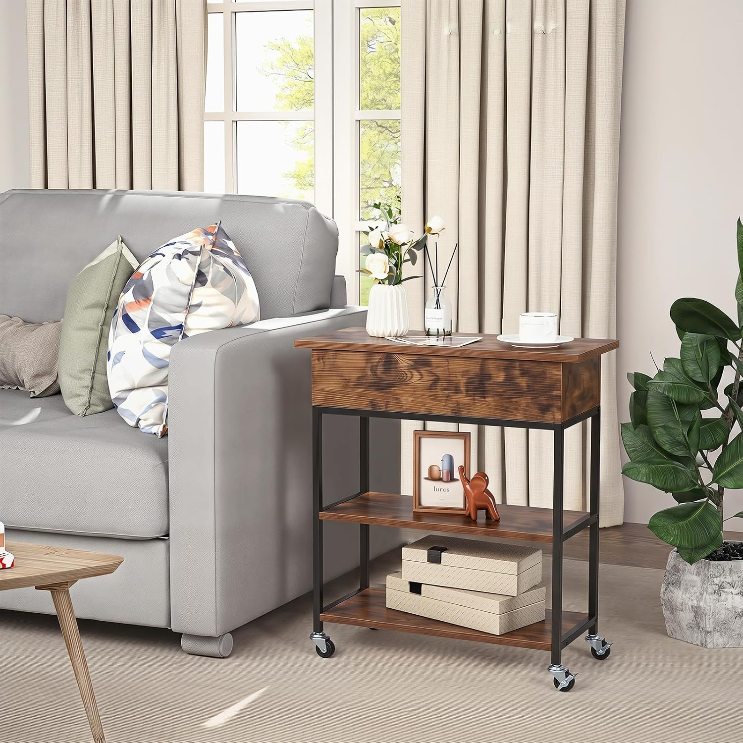 Giantex Lift Top End Table with Charging Station, Narrow Side Table with Hidden Storage, USB and Type-C Ports, Rolling Sofa Table with Lockable Wheels for Living Room Bedroom, Rustic Brown