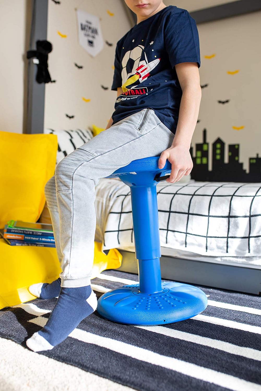 Studico ActiveChairs Adjustable Wobble Chair, Flexible Classroom Seating improves Focus, Posture & Helps ADHD/ADD. Classroom Stools, Active Wobble Chairs, Adjusts from 16.65" to 23.75" Ages 13-18 Blue