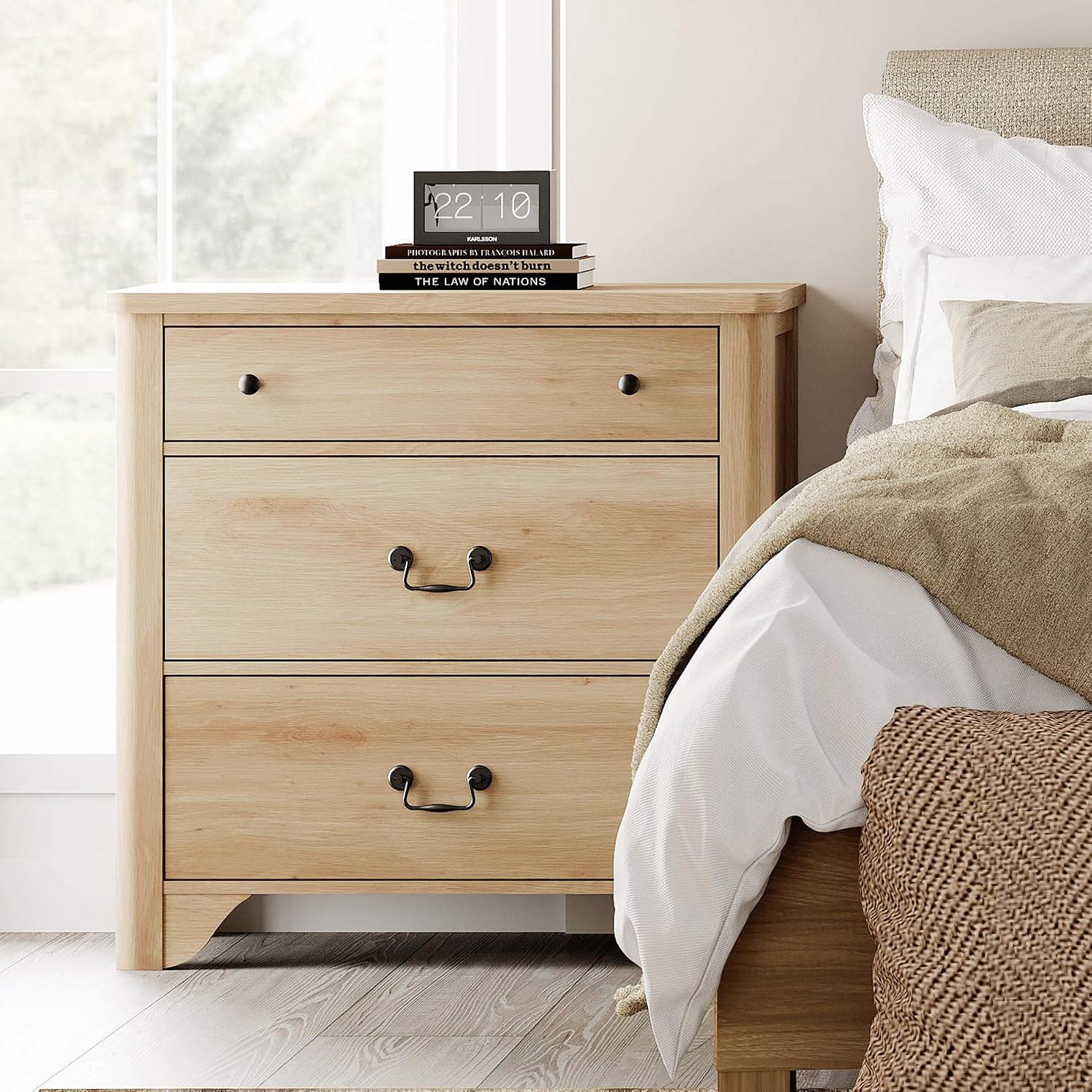 WAMPAT Farmhouse Nightstand with 3 Drawers, 31.5 Inch Wood Bedside Table Nightstand with Vintage Handles, Wide Sofa Side End Table Chest of Dresser for Living Room, Bedroom, Oak