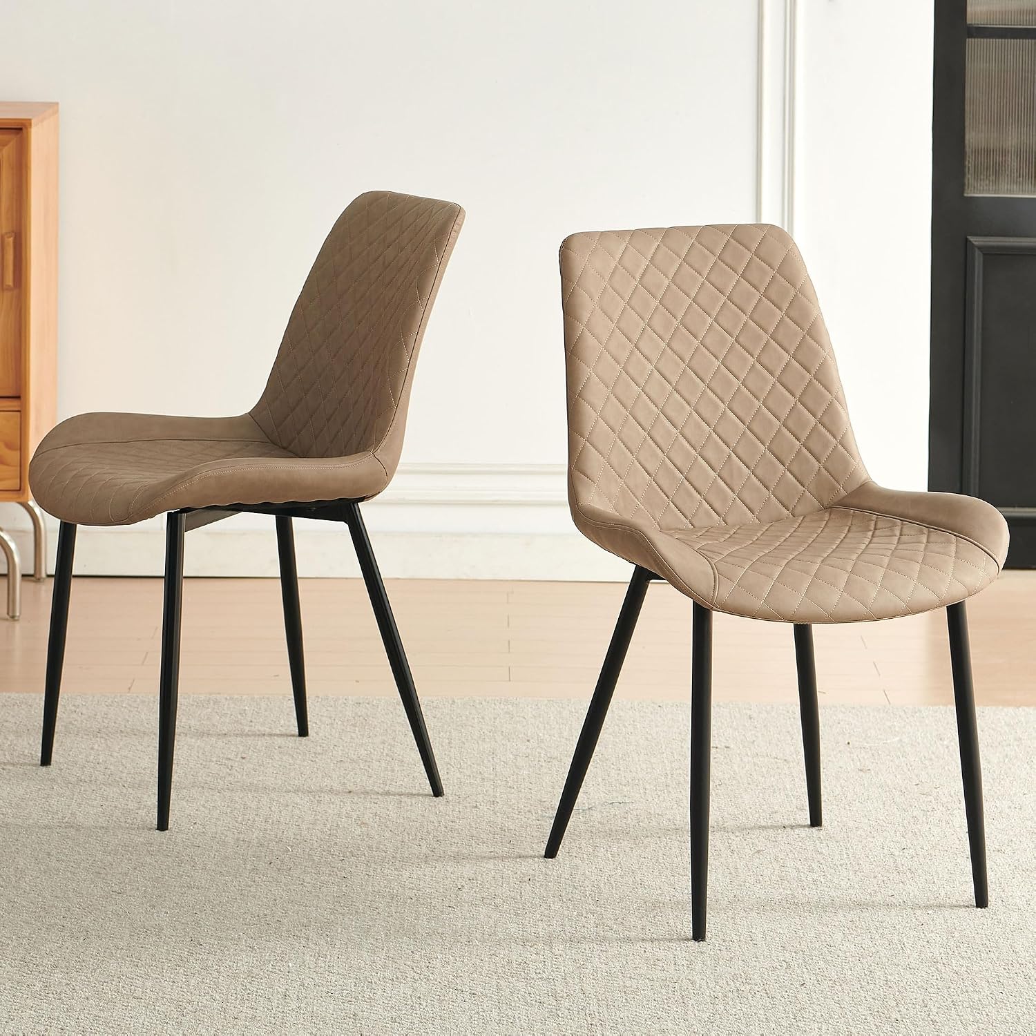 Dining Chairs Set of 4, Modern Upholstered Faux Leather Dining Room Chairs with Diamond Quilted Cushion, Sturdy Metal Legs, Easy Assembly (4 Chairs, Beige)