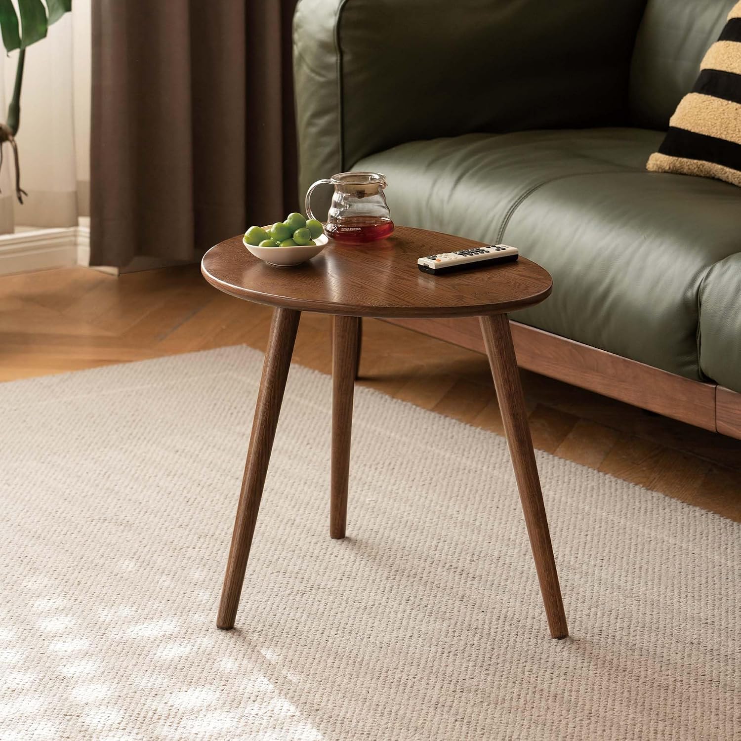 Small Oval Coffee Table, Solid Oak Pebble Table for Small Spaces | Solid oak pebble-shaped table with rounded edges creates a stylish small coffee table for apartments, sofas and cozy spaces.