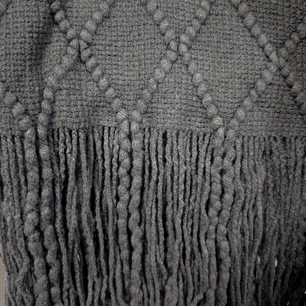 Geometry Bed Runners Queen Size Solid Grey Bed Scarf with Tassel Boho Knit Bed Runner Scarves Decorative for Bedroom Home Hotel (91x24 Inches, 1 Piece)