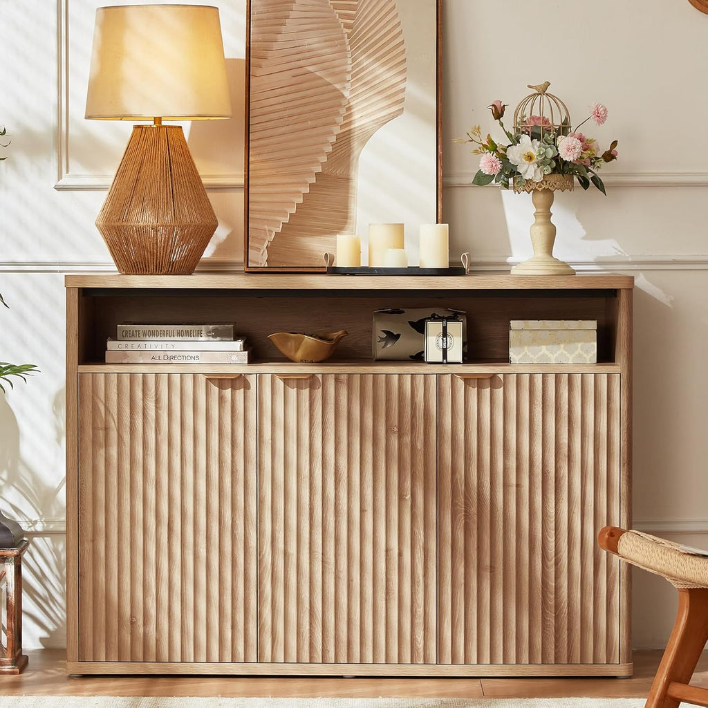LEYAOYAO Buffet Cabinet with Storage, 45" Wide Fluted Accent Sideboard Credenza with 3 Doors & Open Storage Shelf, Modern Kitchen Wood Media Console Cabinet for Living Room, Entryway, Natural Oak