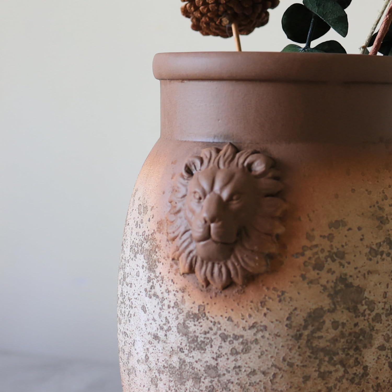 Rustic Farmhouse Vase, Lion Head Pattern Design for All Home Decor Styles, Ceramic Flower Vase, Ideal for Living Room,Dining Room, Mantel, Bedroom,Office, Bookshelf Decoration