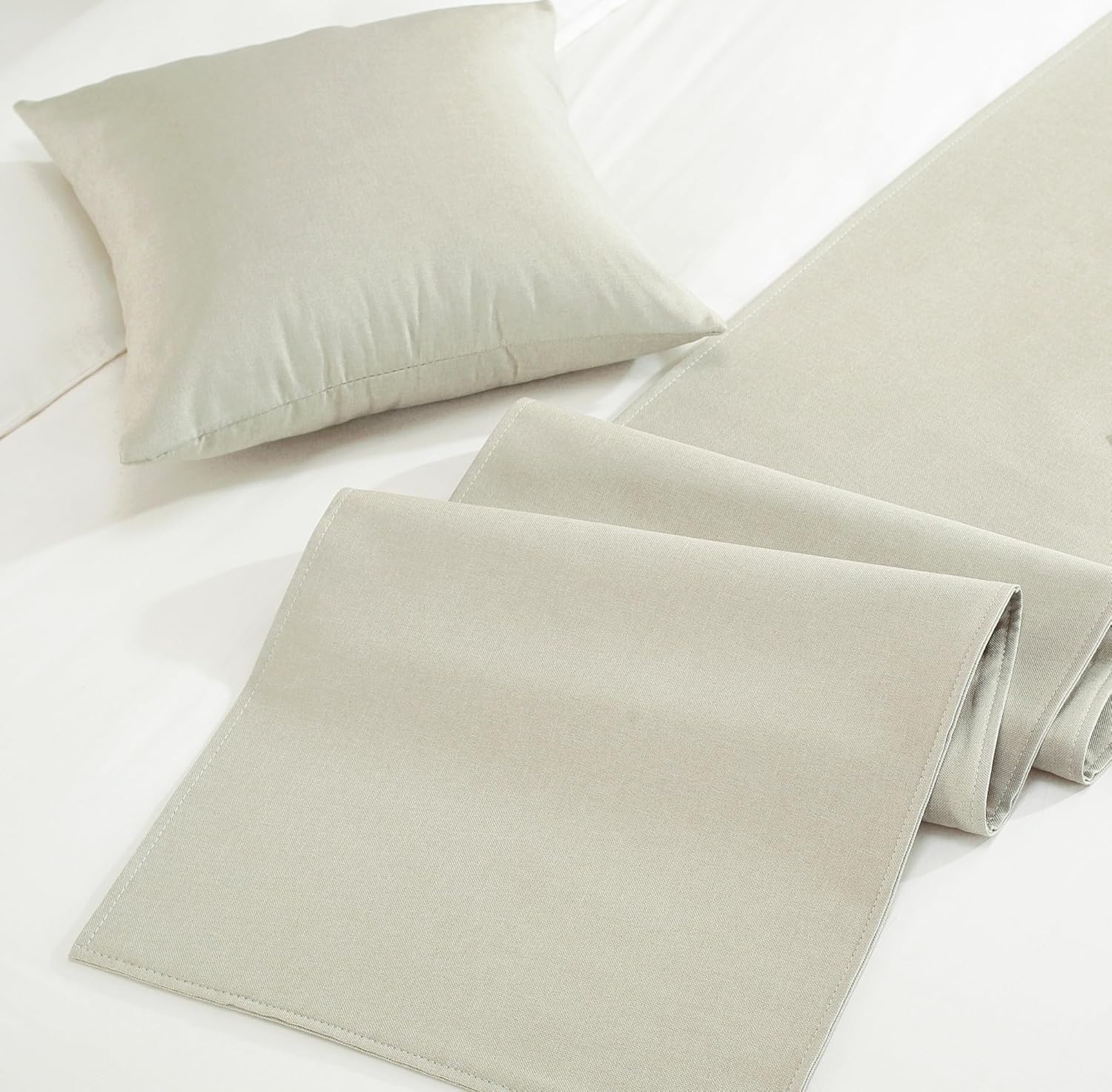 Mengersi Solid Bed Runner Scarf Protector Slipcover Bed Decorative Scarf for Bedroom Hotel Wedding Room (King, Beige)