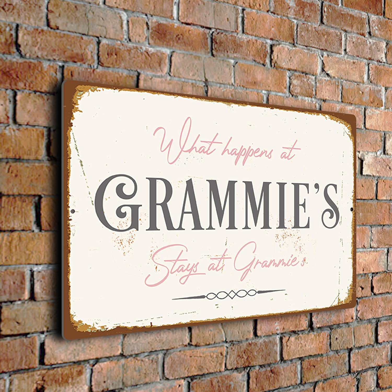 Grammie’s House Rules Sign – “What Happens Here Stays Here” – Vintage Wall Plaque – Durable Aluminium Composite – UV-Protected Fade-Resistant Print – Gift for Grammie